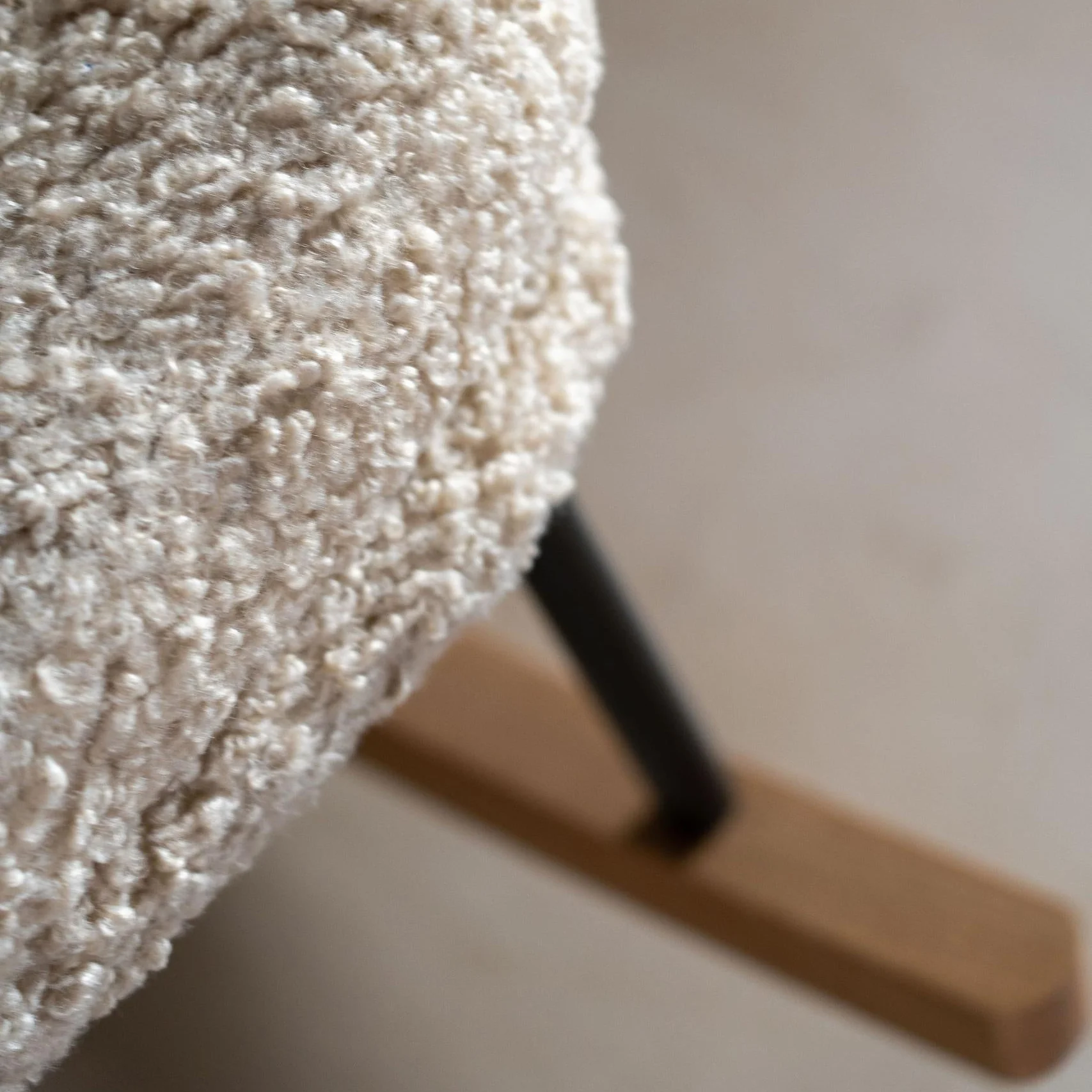Adults Rocking Chair De Luxe (Sheep Teddy) - Image 4