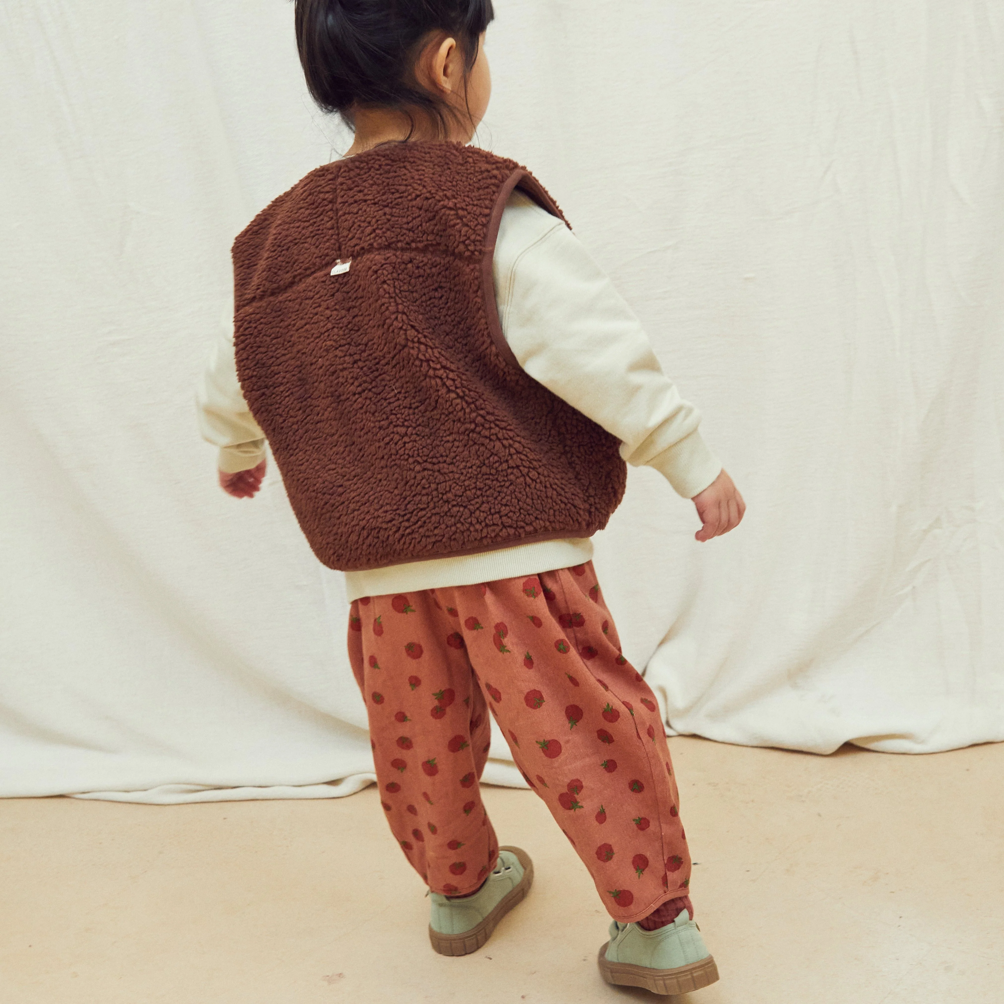 Alma Borg Teddy Gilet (Bark) - Image 2