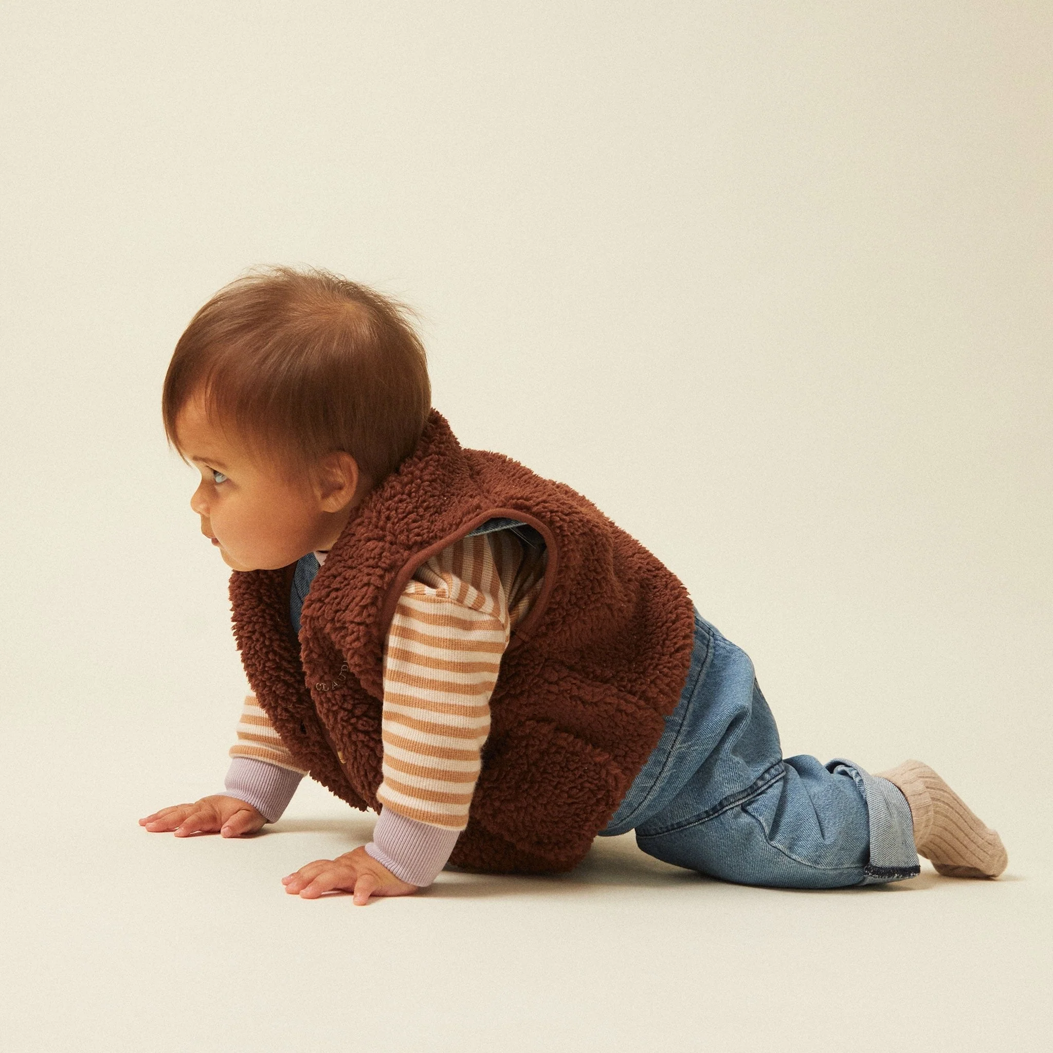 Alma Borg Teddy Gilet (Bark) - Image 4