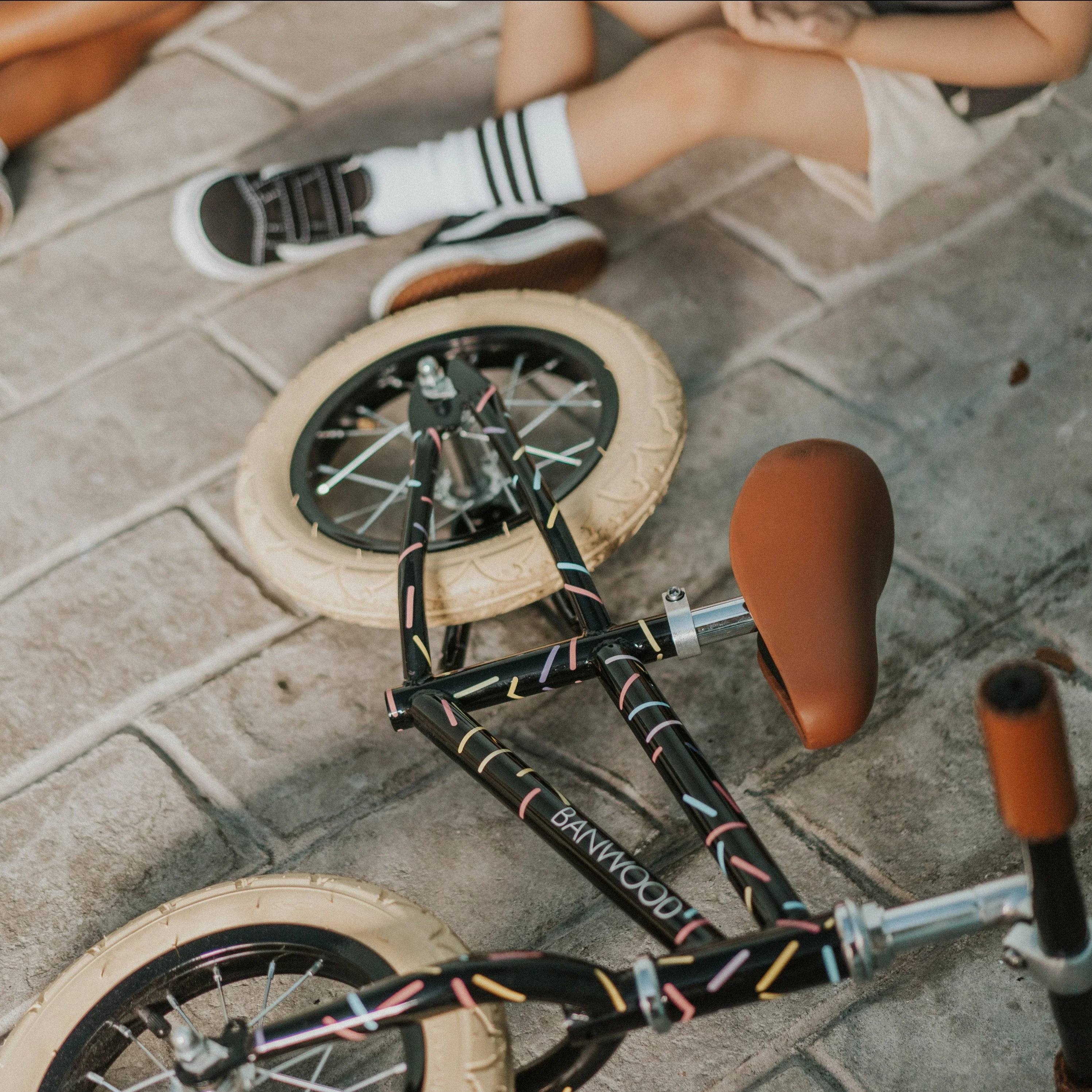 Banwood X Marest First Go! Balance Bike (Black Sprinkle) - Image 3