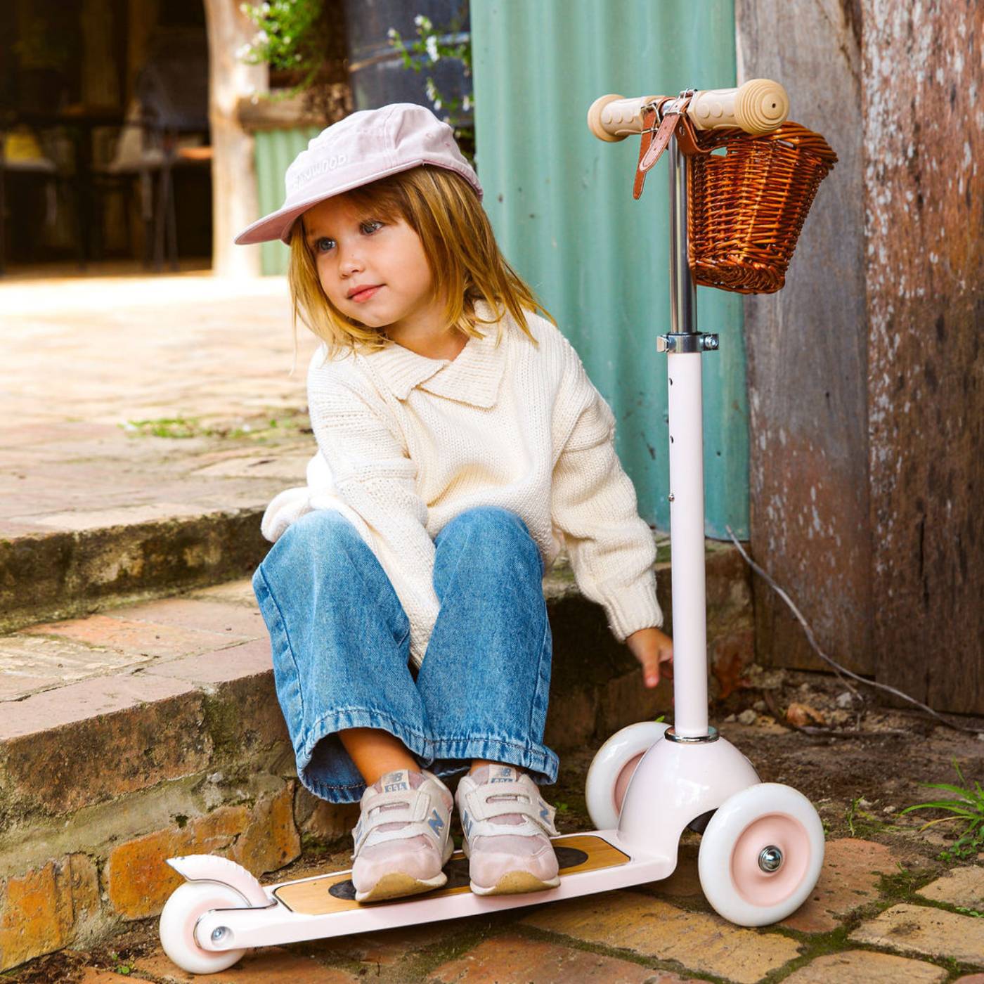 Banwood Kids 3 Wheel Scooter with Basket (Pink)