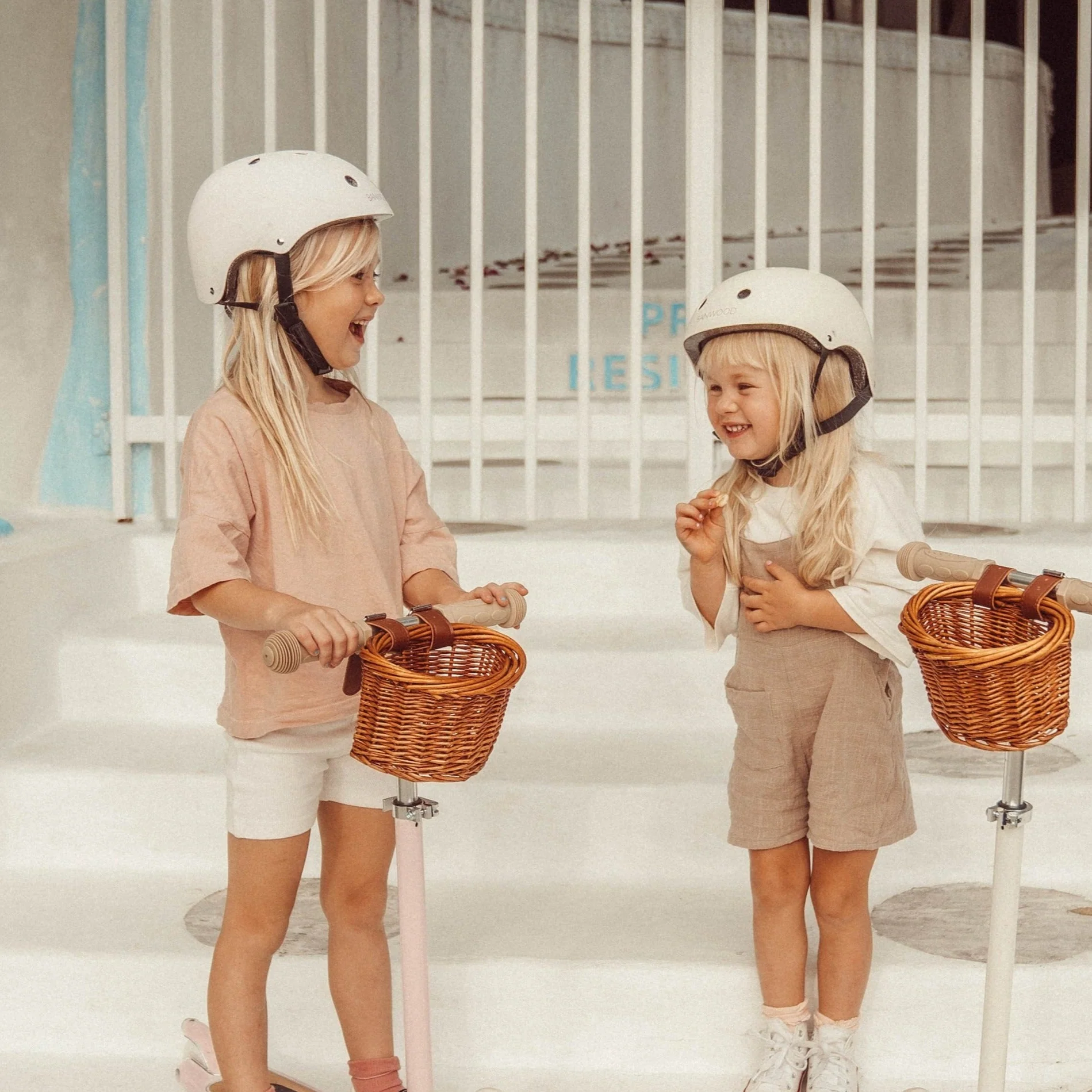 Banwood Classic Bike Helmet (Matte Cream) - Image 3