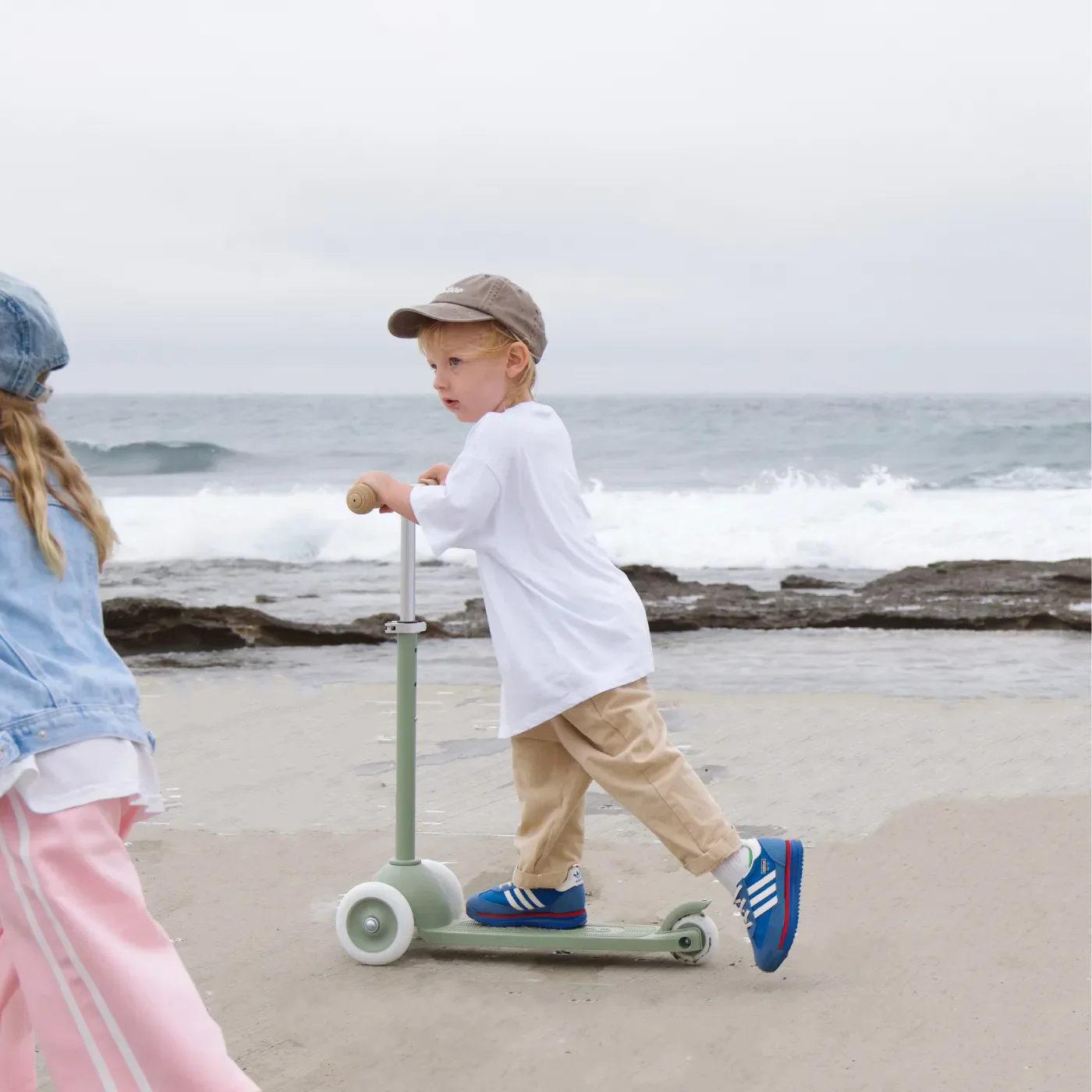 Banwood Eco Kids Scooter (Olive) - Image 6
