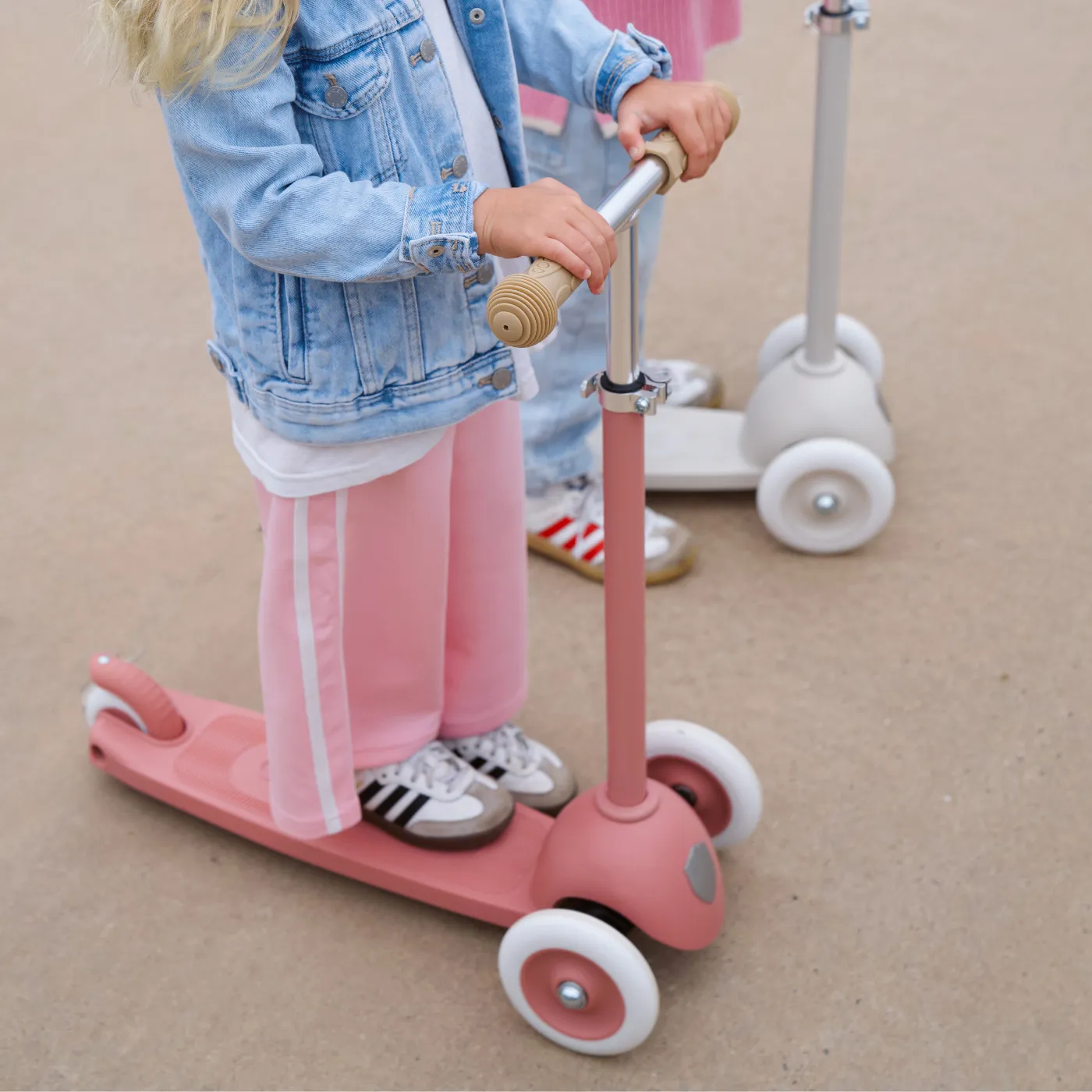 Banwood Eco Kids Scooter (Raspberry) - Image 2