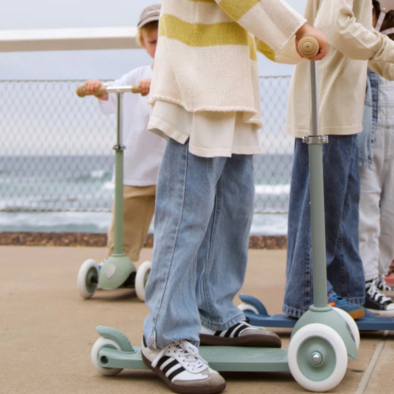 Banwood Eco Kids Scooter (Teal) - Image 3