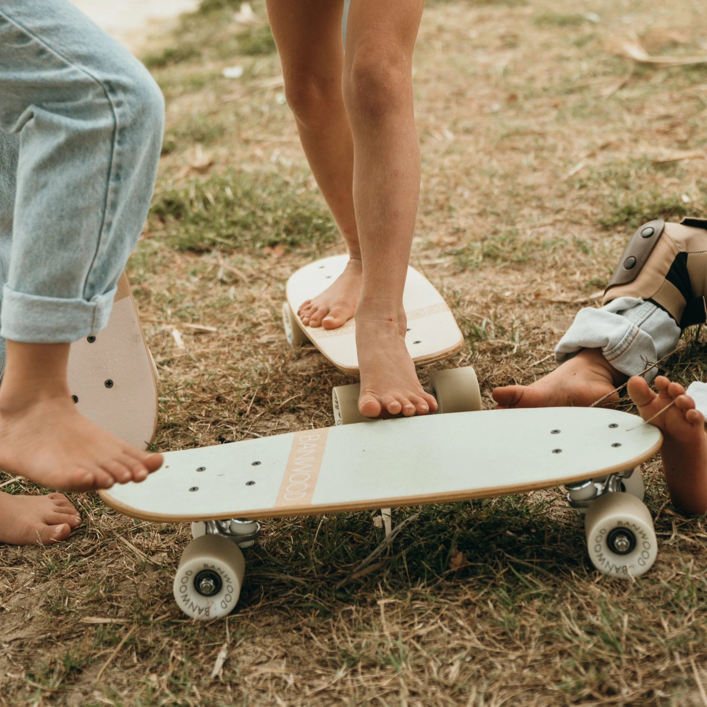 Banwood Kids Skateboard (Pale Mint) - Image 4