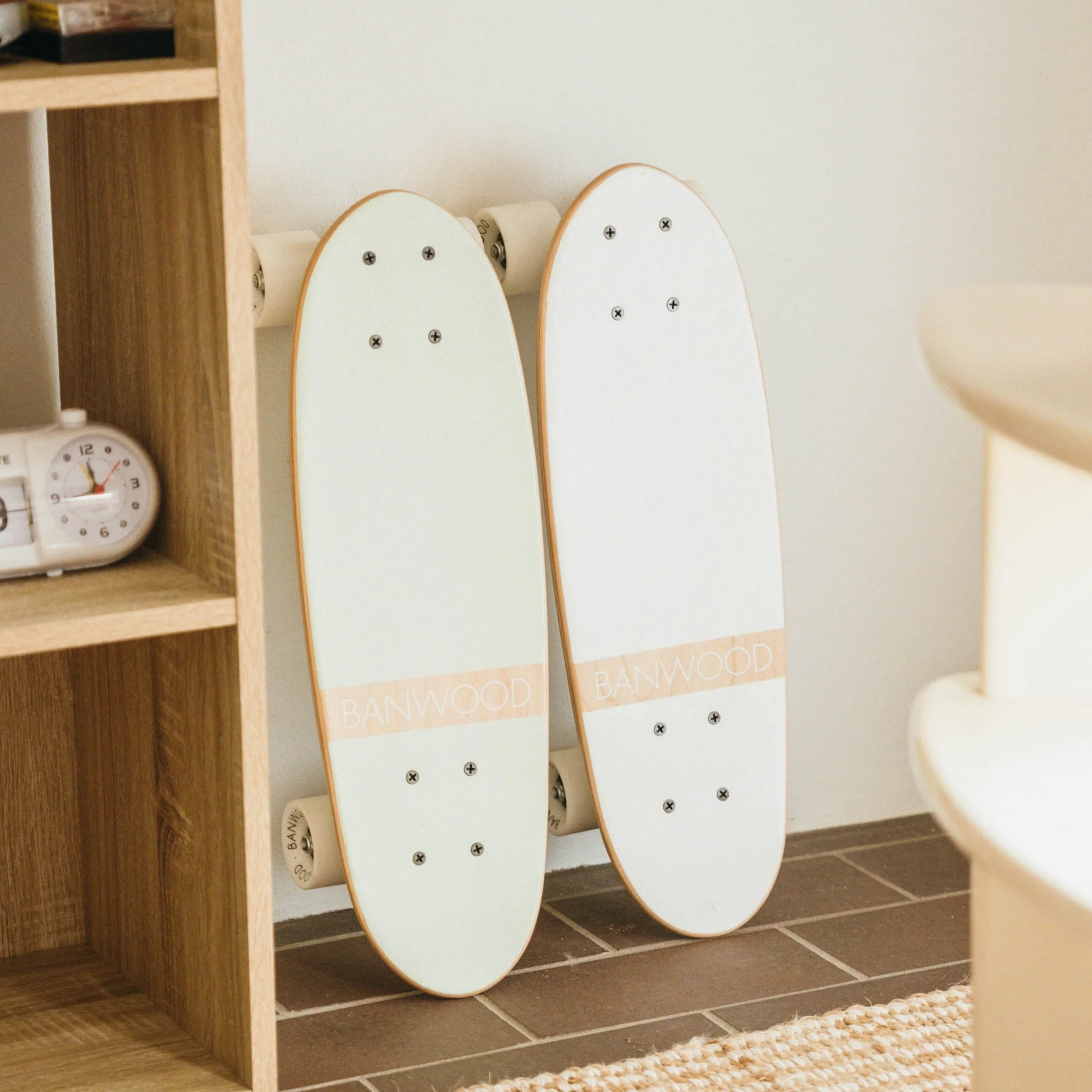 Banwood Kids Skateboard (Pale Mint) - Image 6