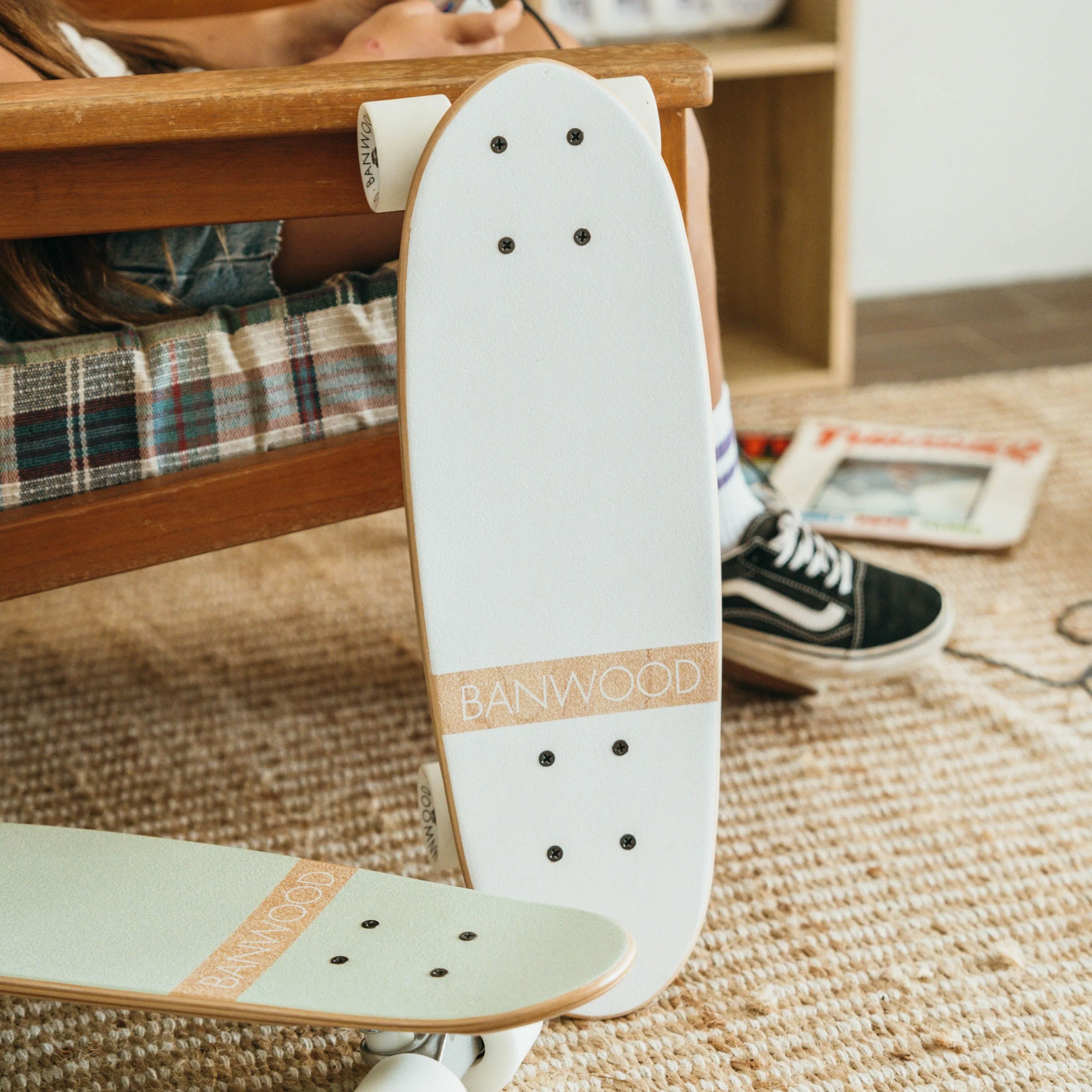 Banwood Kids Skateboard (White) - Image 5