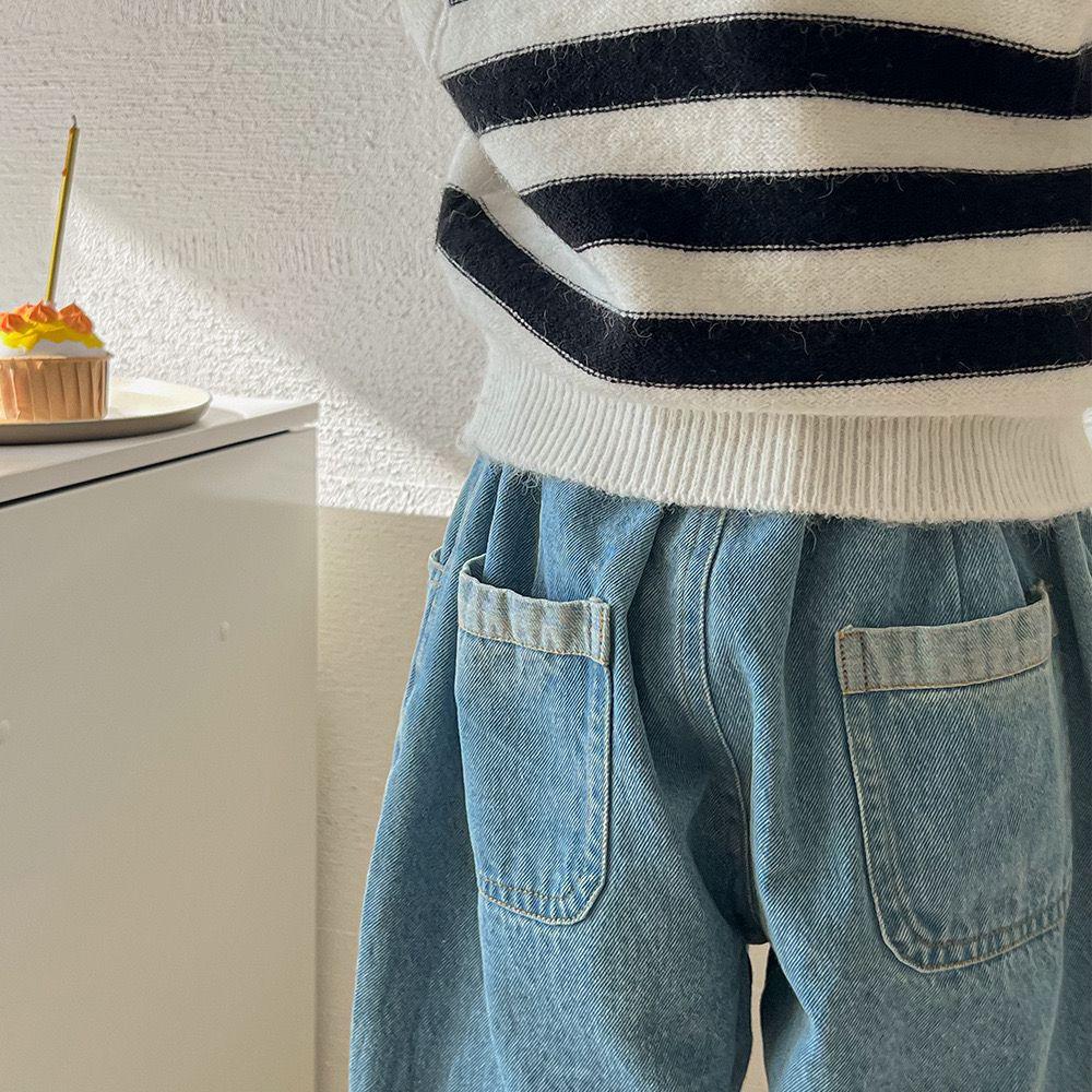 Mika Cropped Denim Jeans - Image 10