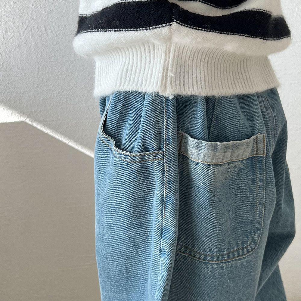 Mika Cropped Denim Jeans - Image 4