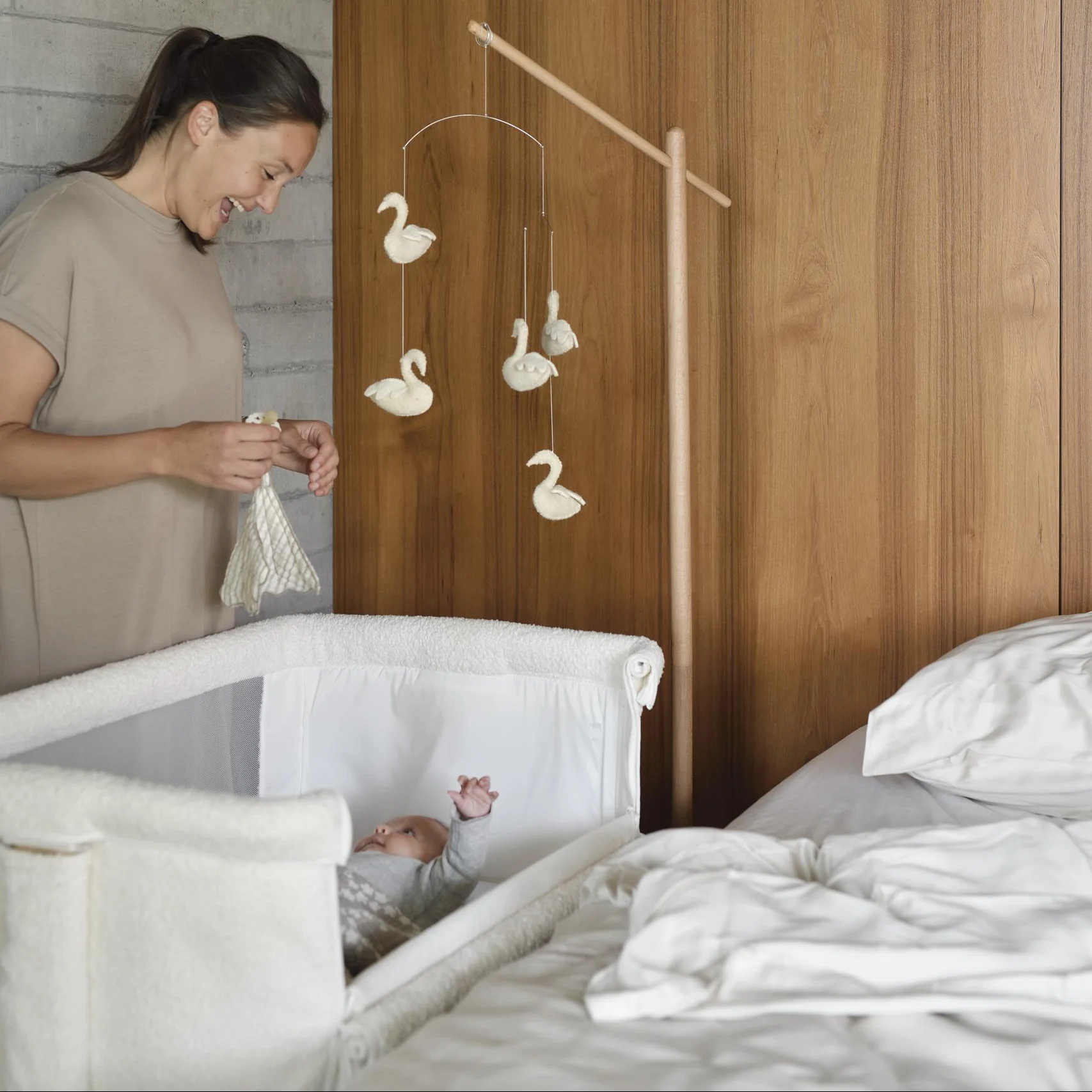 Co-Sleeper Side by Side Baby Crib (Boucle Cream) - Image 3