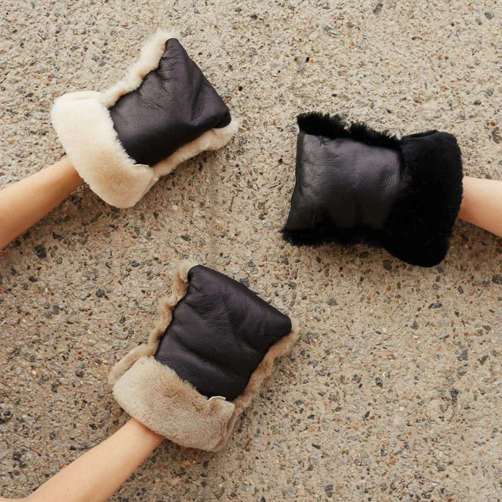 Coated Sheepskin Buggy Mittens (Noir) - Image 3