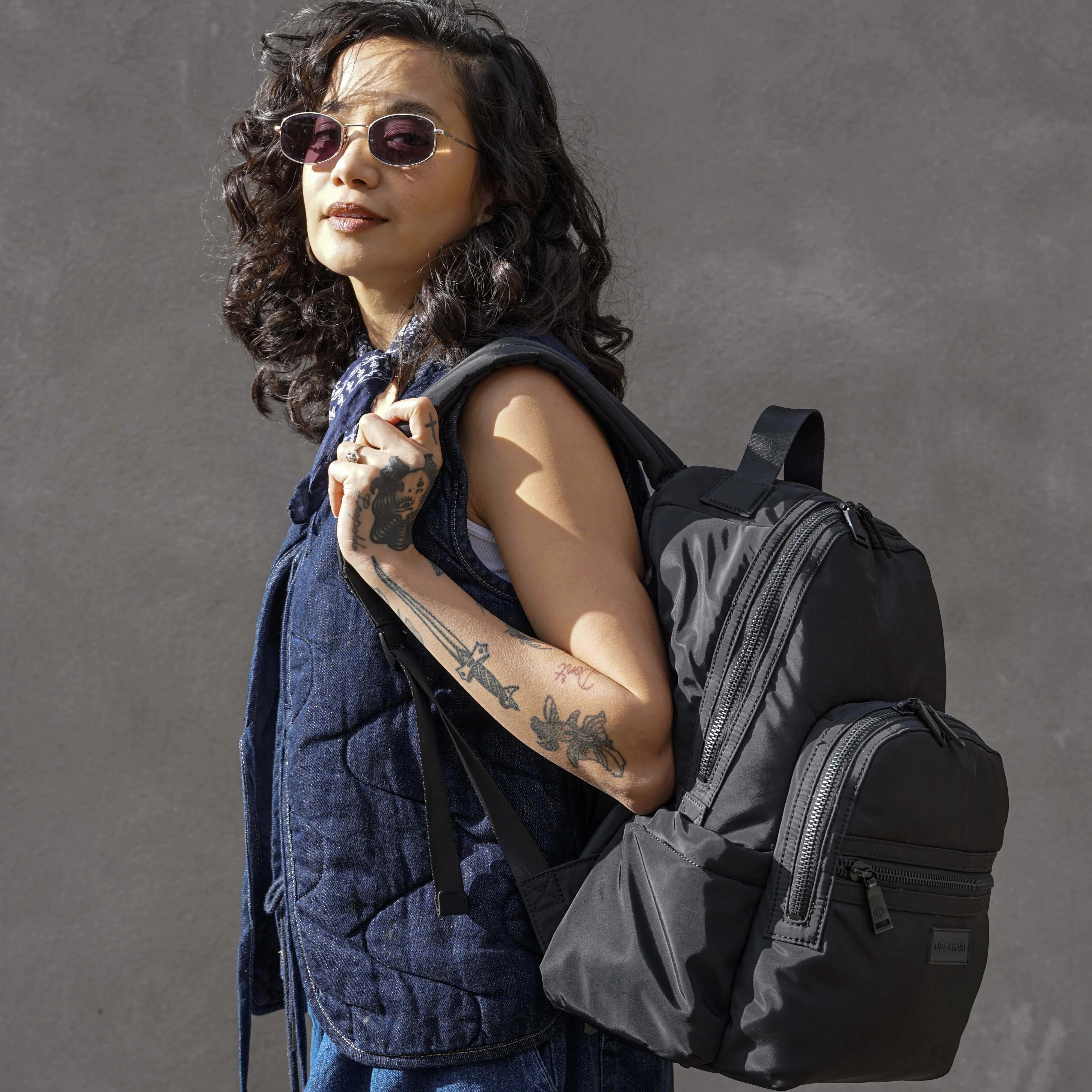 Elwood 2.0 Changing Backpack (Black Woven) - Image 3