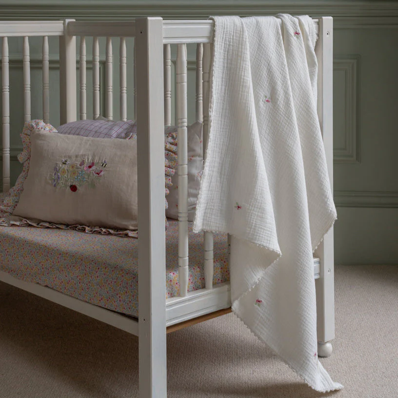 Embroidered Muslin Blanket (Anemone) - Image 4