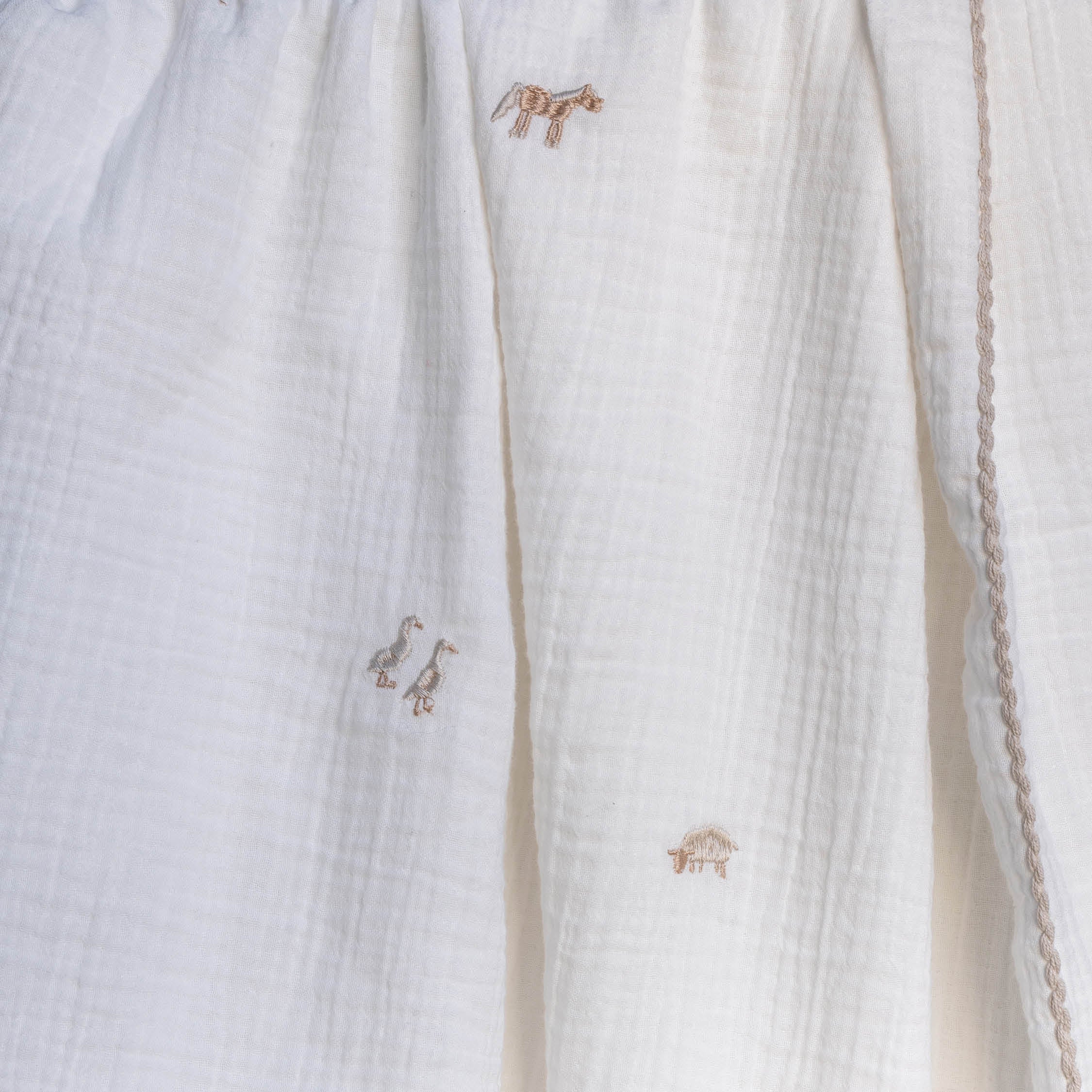 Embroidered Muslin Blanket (Little Farm) - Image 5