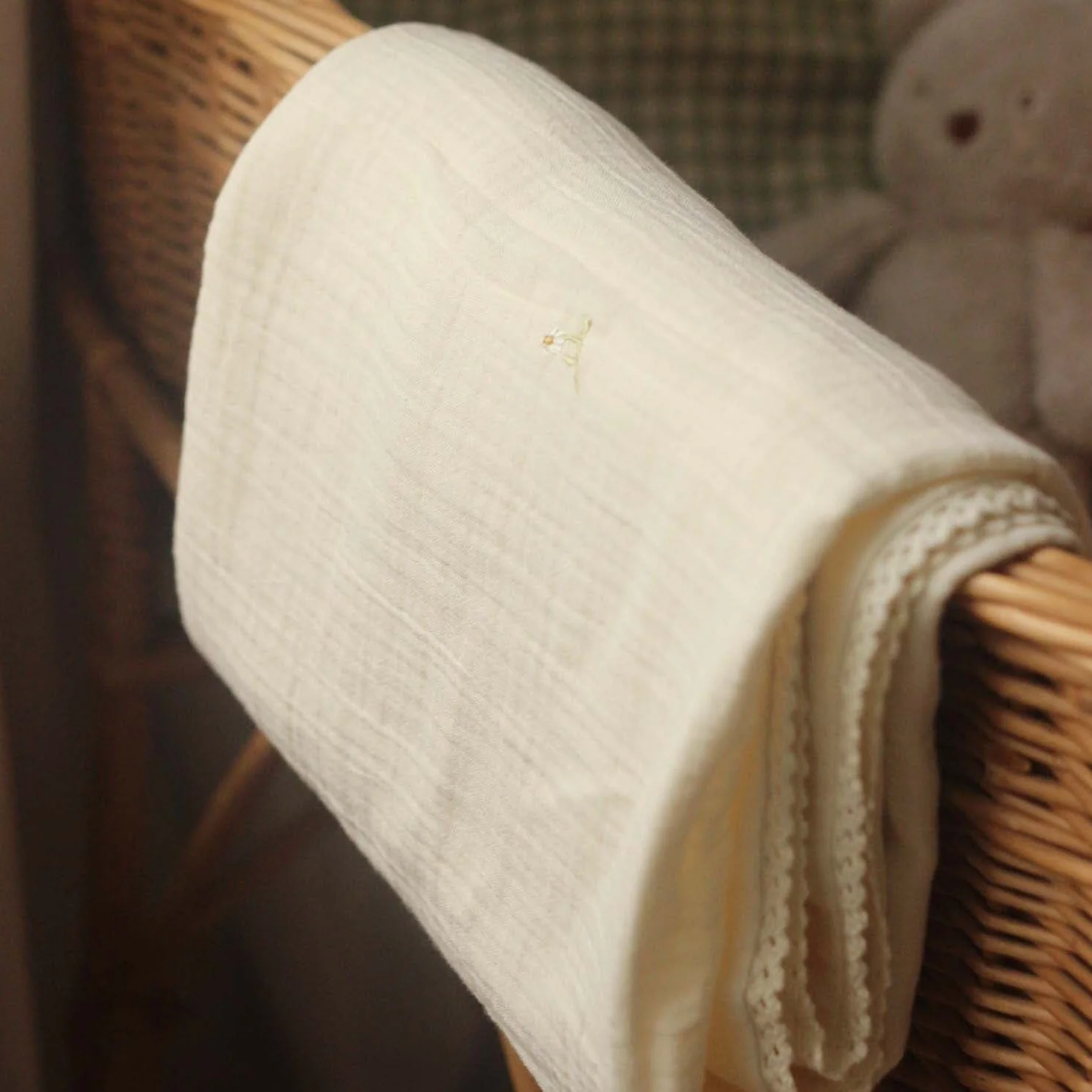 Embroidered Muslin Blanket (Wild Chamomile) - Image 4