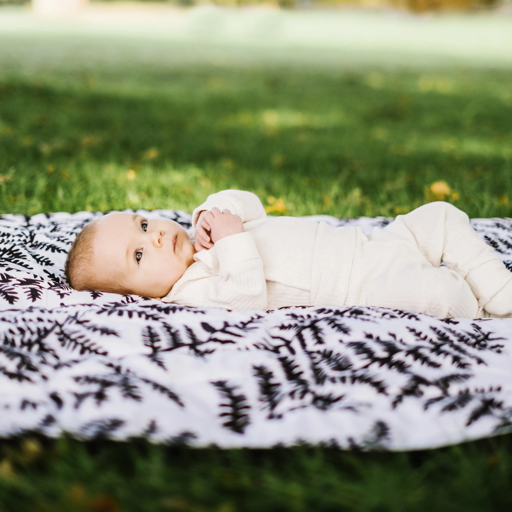 Etta Loves Fern Print Outdoor Reversible Playmat - Image 3