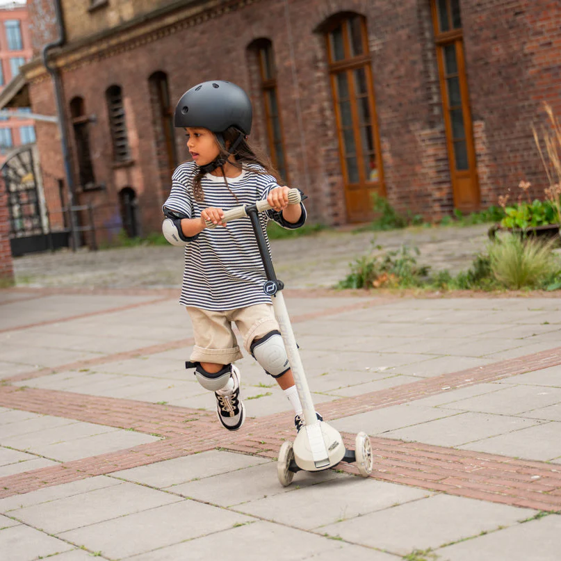 Highway Kick 3S Steerable Foldable Scooter with LED Wheels (Ash) - Image 6
