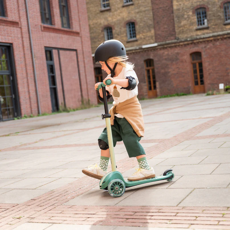 Highway Kick 3S Steerable Foldable Scooter with LED Wheels (Forest) - Image 16