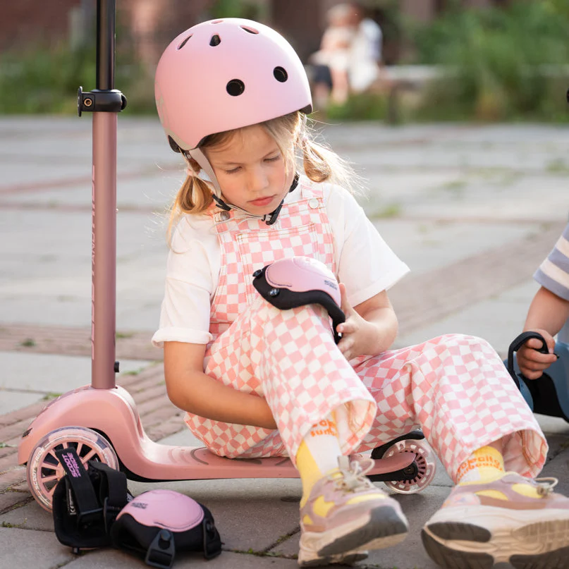 Highway Kick 3S Steerable Foldable Scooter with LED Wheels (Rose) - Image 8