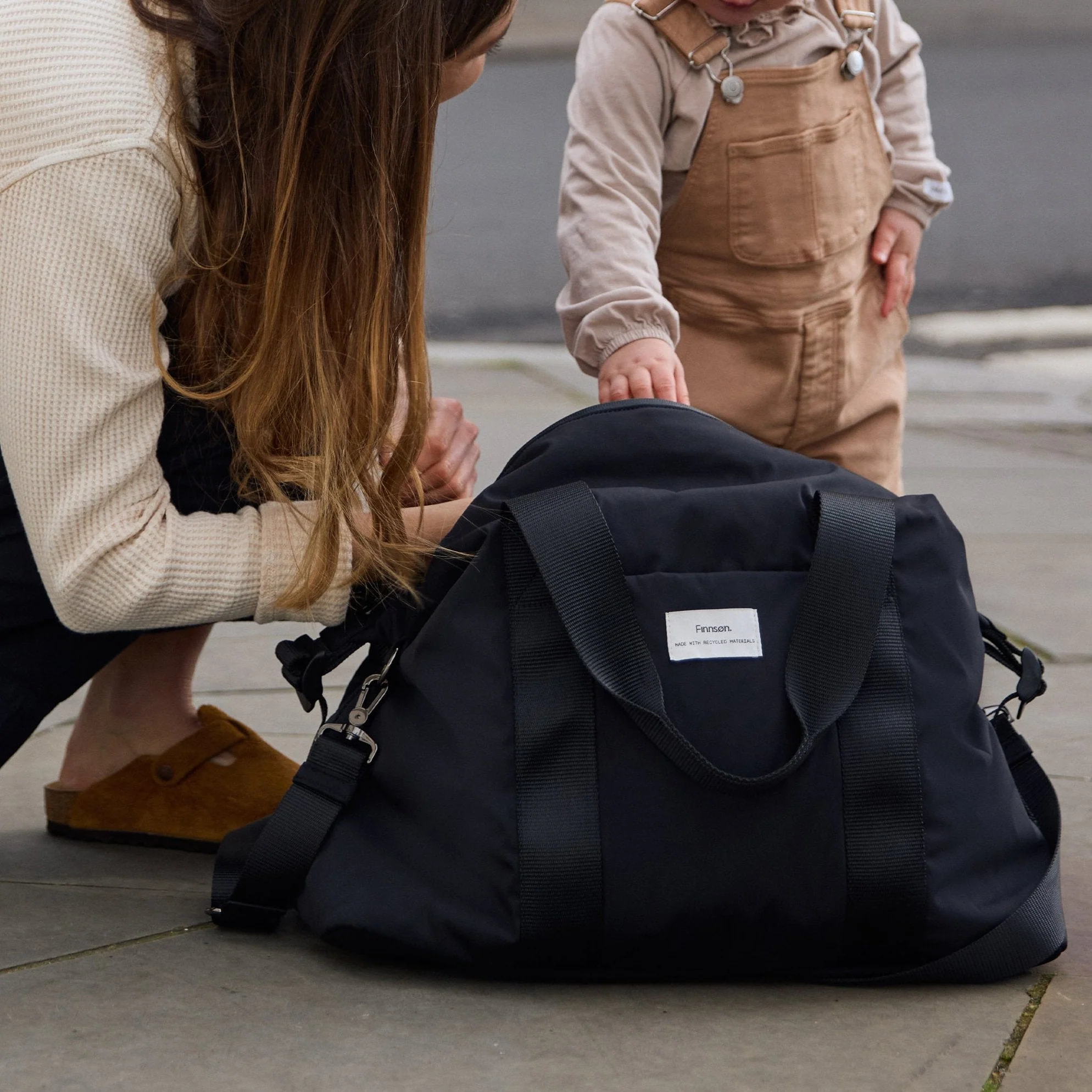Ida Eco Holdall Baby Hospital Change Bag with Black Change Mat (Black) - Image 3
