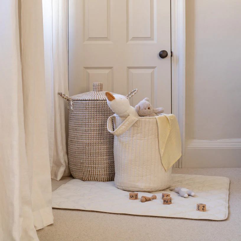 Large Quilted Reversible Storage Basket (Wild Chamomile / Daisy Meadow) - Image 3
