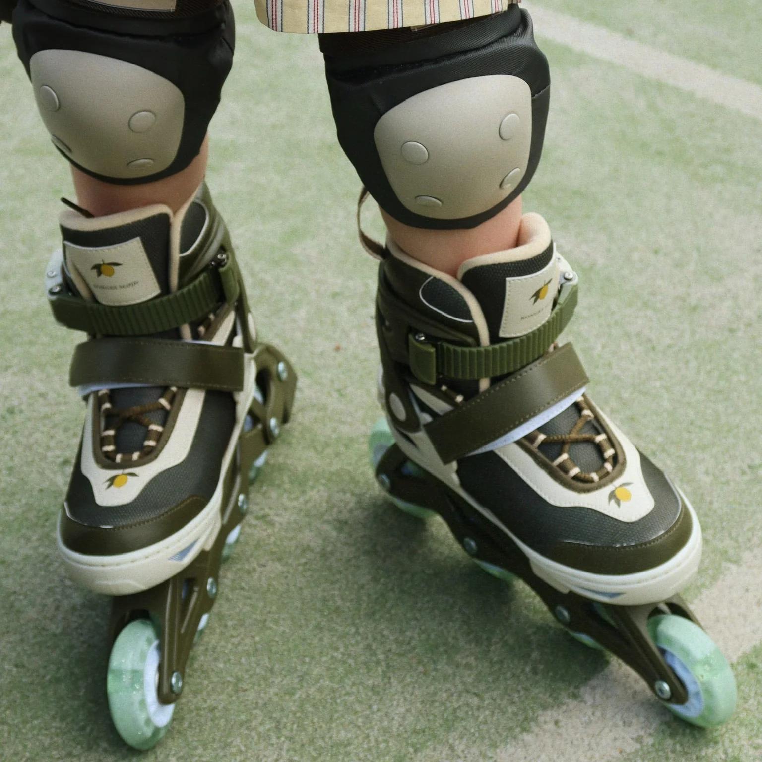 Lemon Print Light Up Adjustable Roller-skates (Kalamata) - Image 4