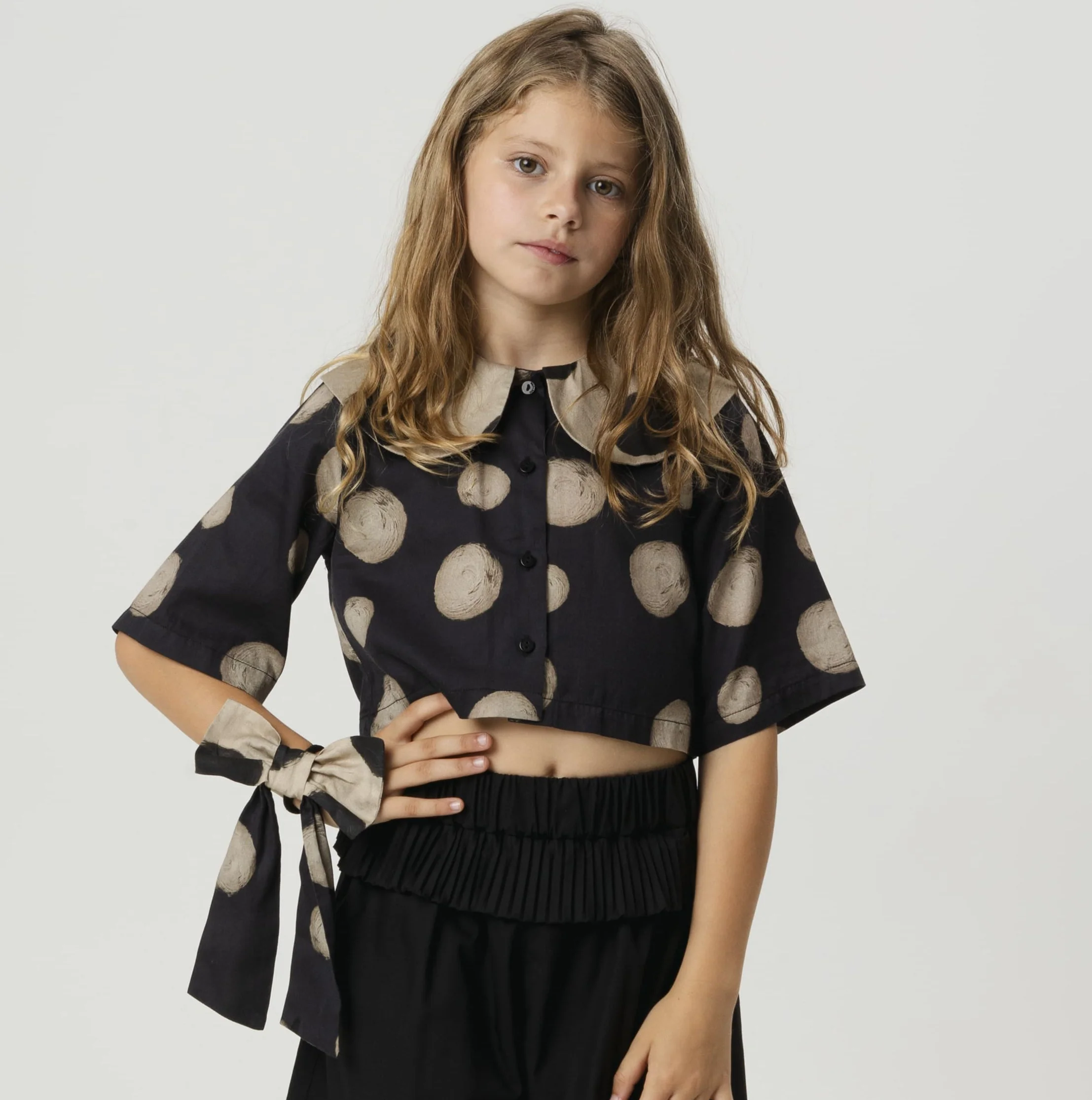 Leonilde Polka Dot Collared Cotton Cropped Shirt (Black) - Image 13