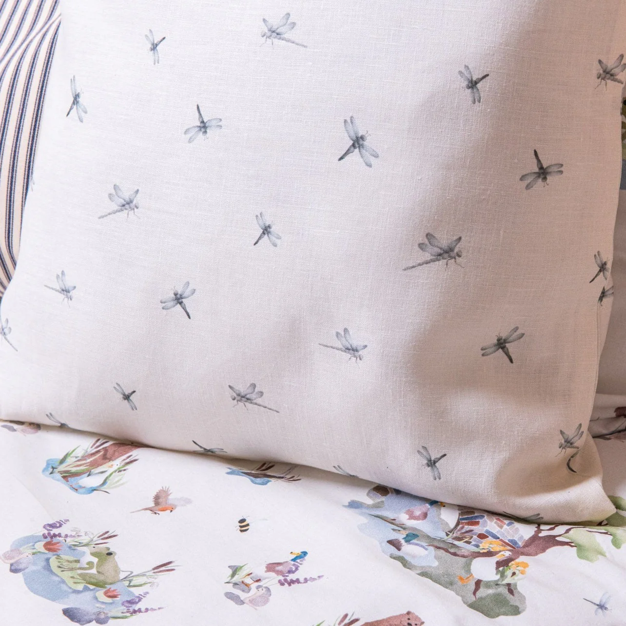Waterside Print Linen Cushion - Image 3