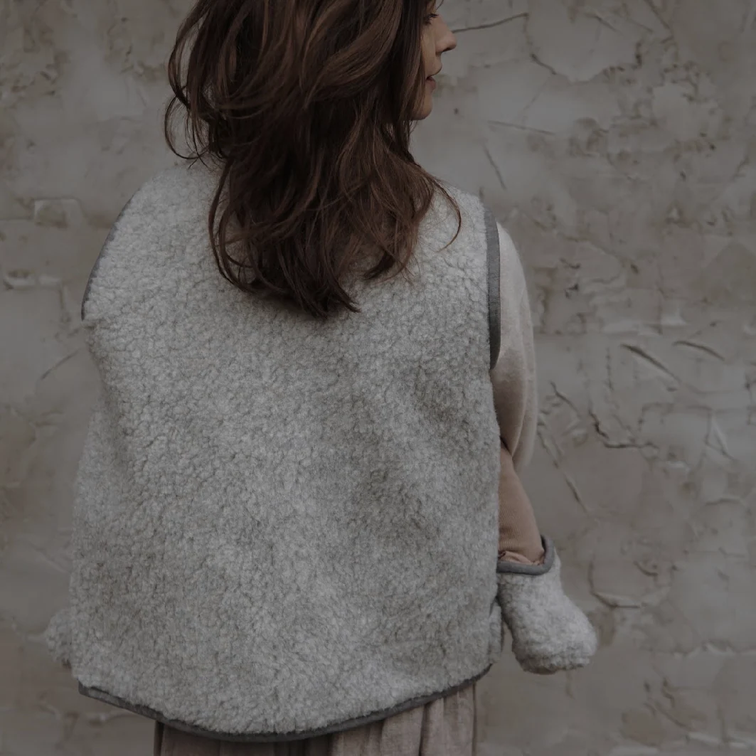 MAMA Clara 100% Wool Vest (Grey) - Image 2