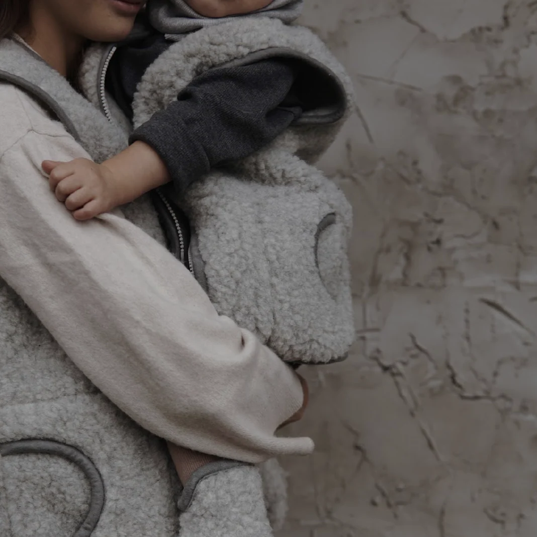 MAMA Clara 100% Wool Vest (Grey) - Image 5