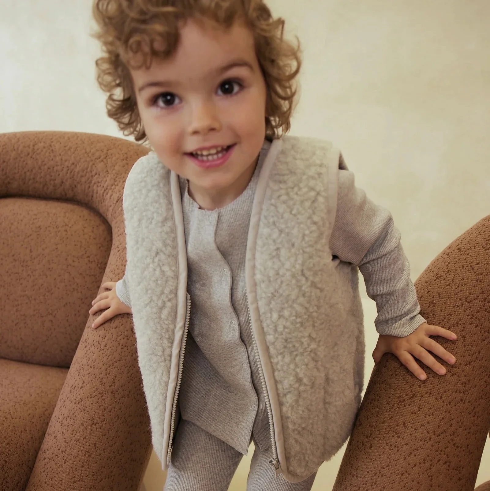 MAMA Clara 100% Wool Vest (Grey) - Image 7