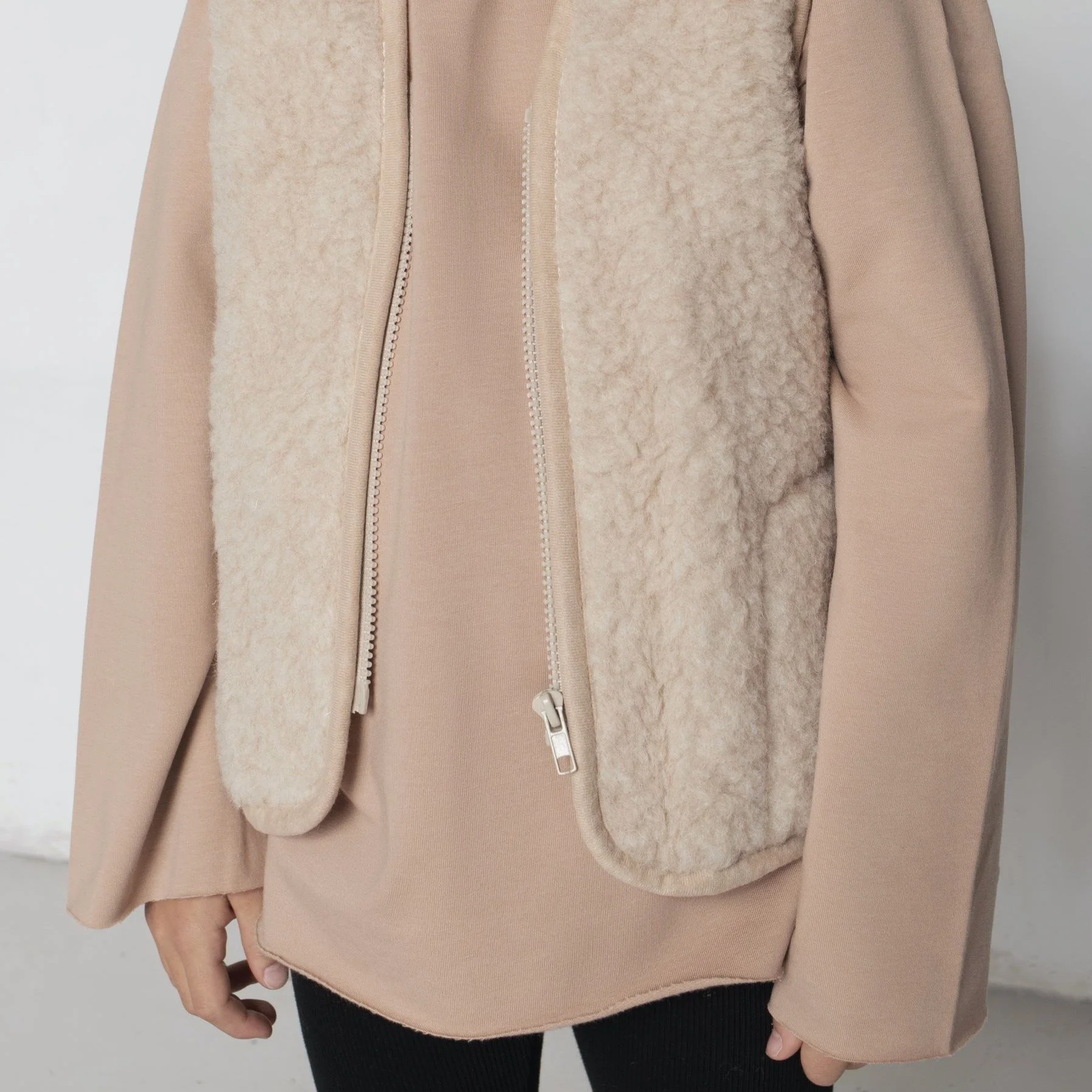 MAMA Clara 100% Wool Vest (Latte) - Image 3
