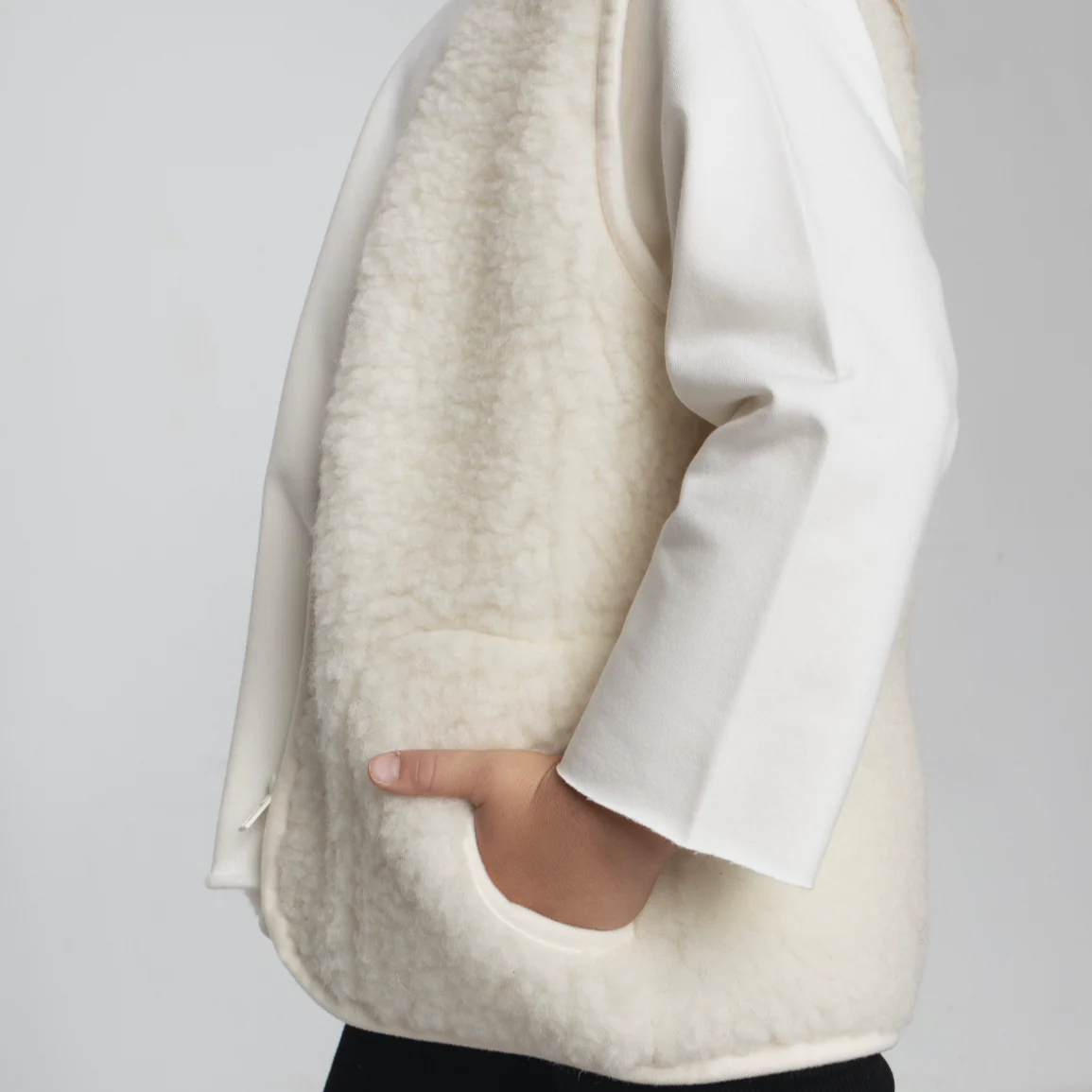 MAMA Clara 100% Wool Vest (Milk) - Image 4