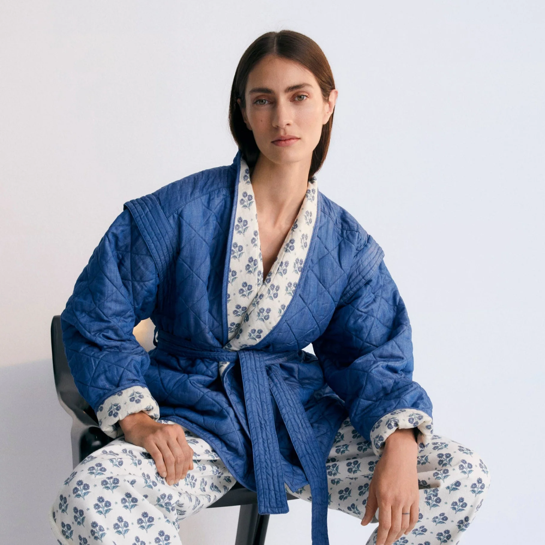 MAMA Eleni Reversible Quilted Linen Jacket (Hyacinth Print) - Image 3
