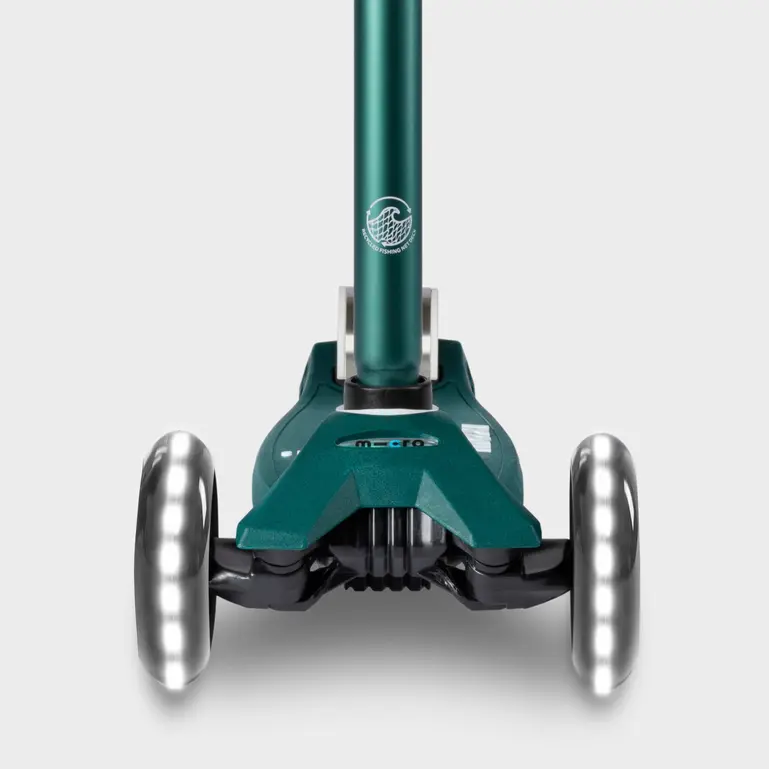 Maxi Micro Deluxe ECO Scooter with 3 LED Wheels (Green) - Image 4