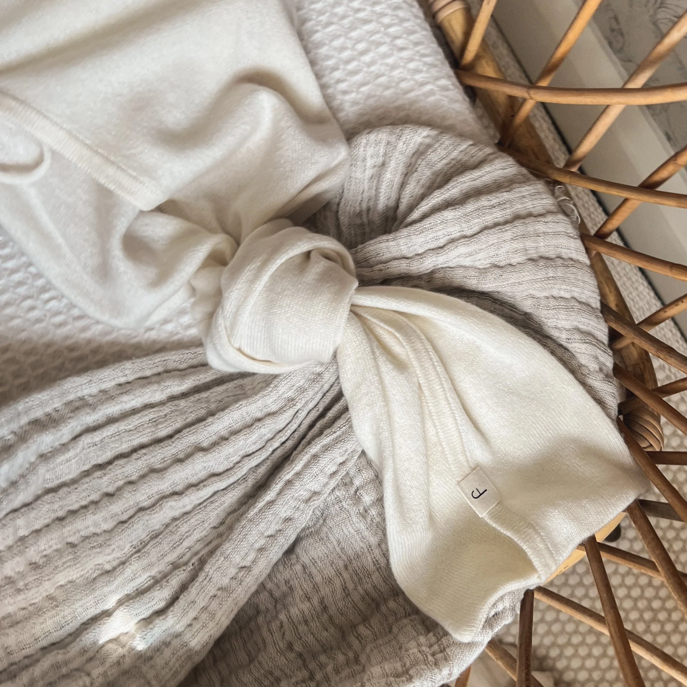 Maxim Premium Cashmere Baby Swaddle (Ivory) - Image 5