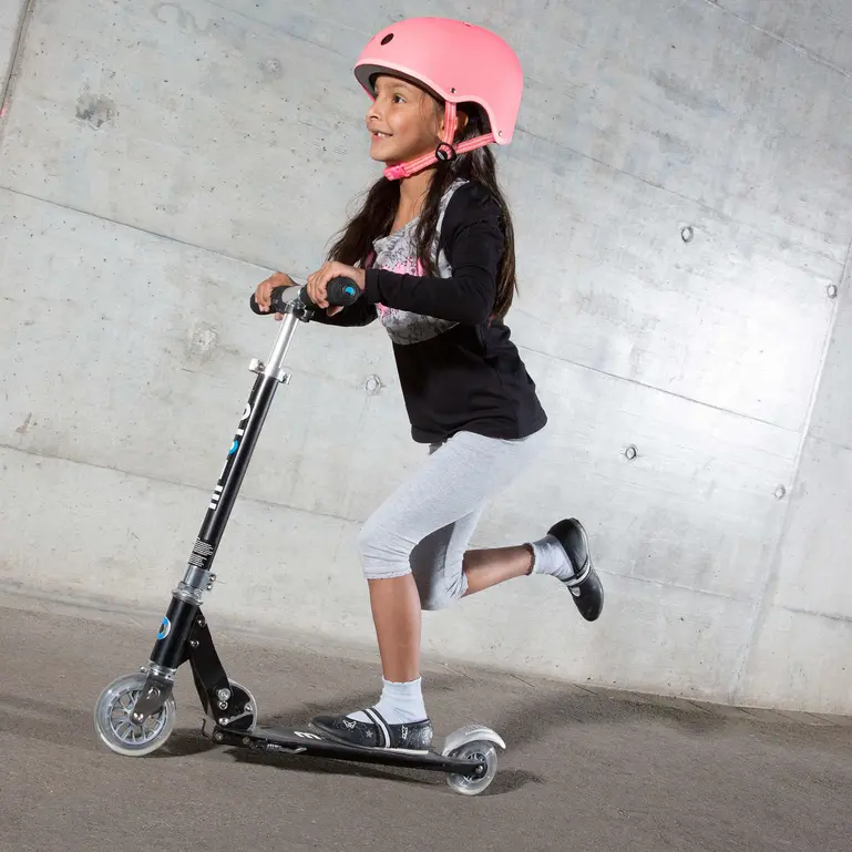 Micro Classic Sprite Foldable Scooter (Black) - Image 4