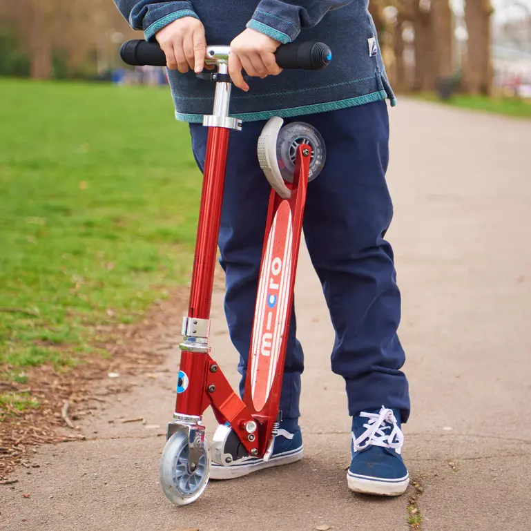 Micro Classic Sprite Foldable Scooter (Red) - Image 6