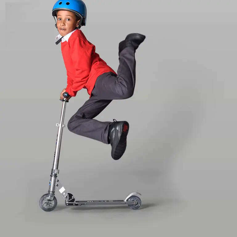Micro Classic Sprite Foldable Scooter (Silver) - Image 6