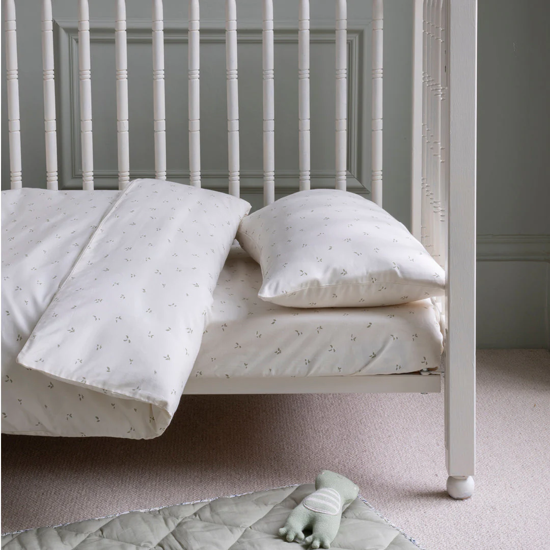 Organic Cotbed Fitted Sheet (Nettle Scatter) - Image 3