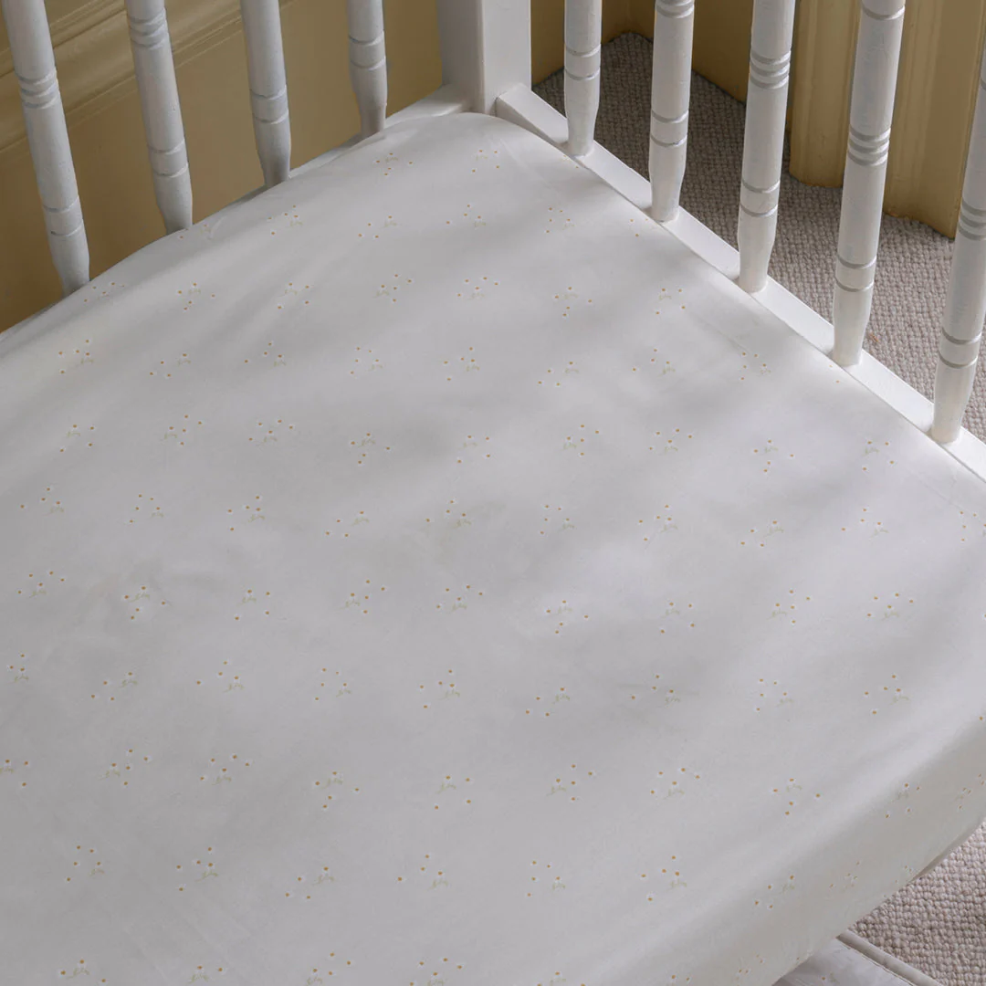 Organic Cotbed Fitted Sheet (Wild Chamomile)