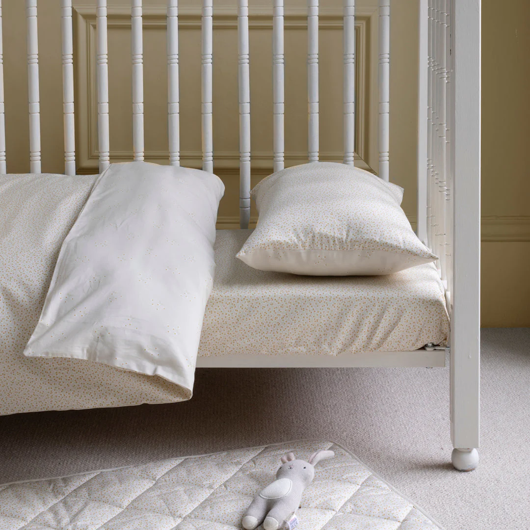 Organic Cotton Cotbed Bedding Set (Daisy Meadow) - Image 2