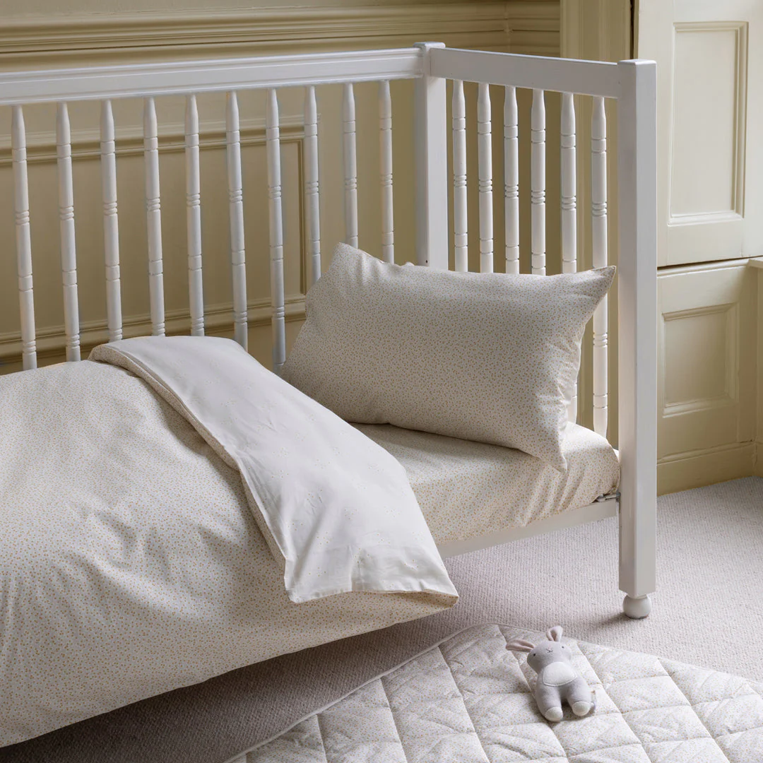 Organic Cotton Cotbed Bedding Set (Daisy Meadow) - Image 3
