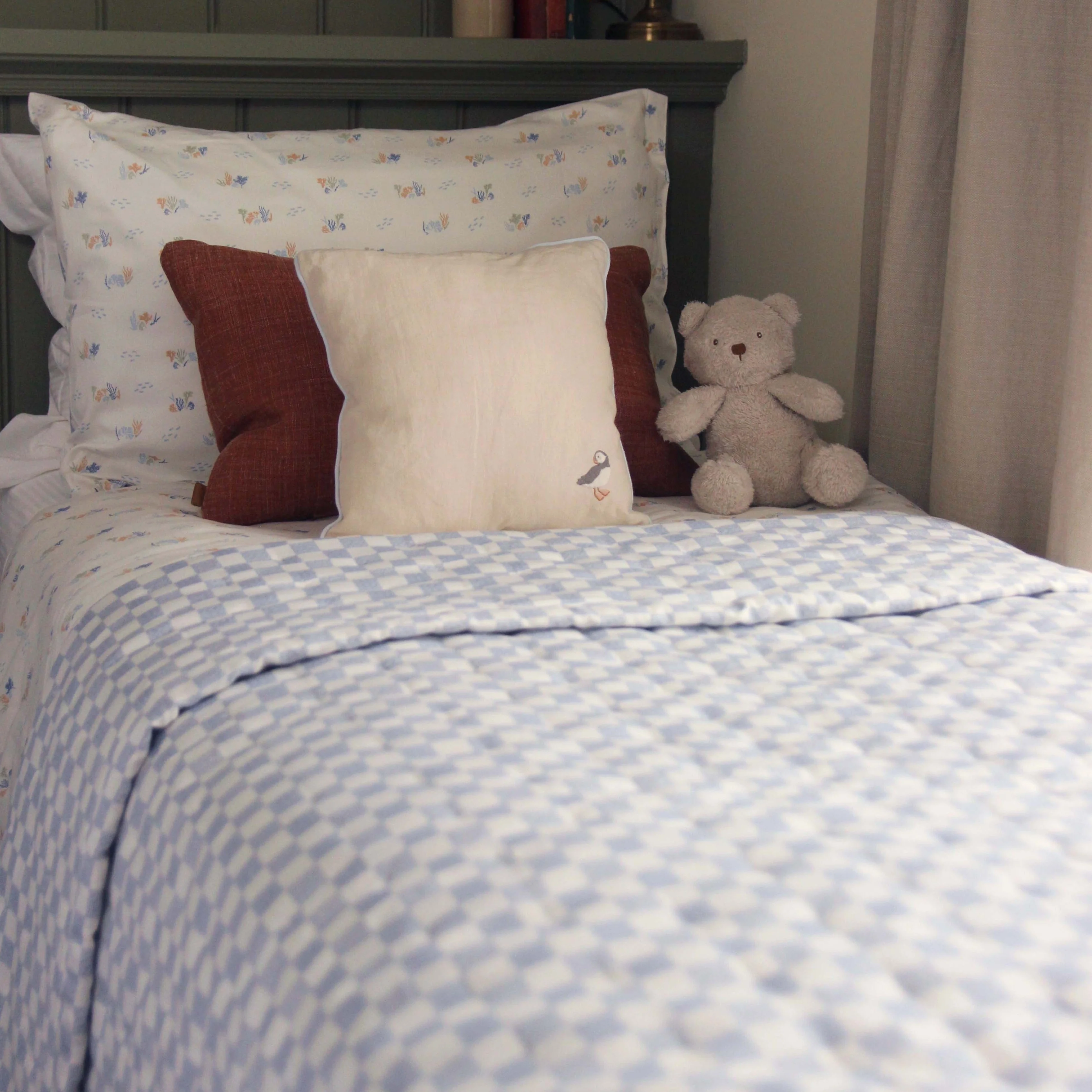 Woven Quilted Checkerboard Single & Cot Bedspread (Waves)