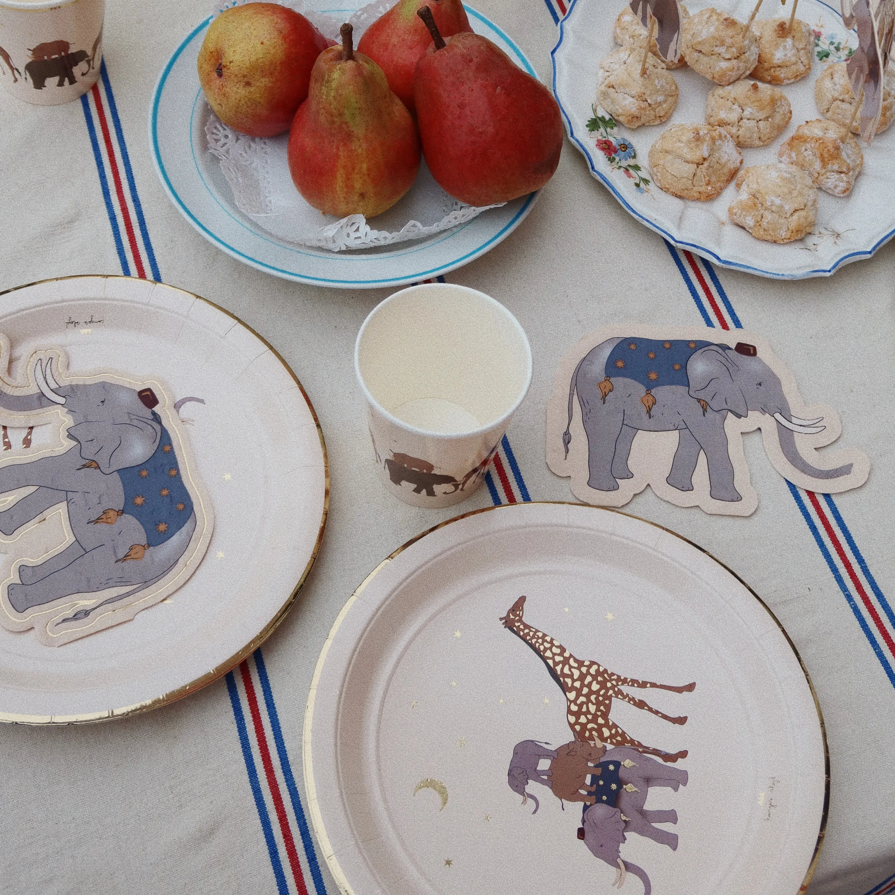 Safari Table + Party Decoration Celebration Kit - Image 11
