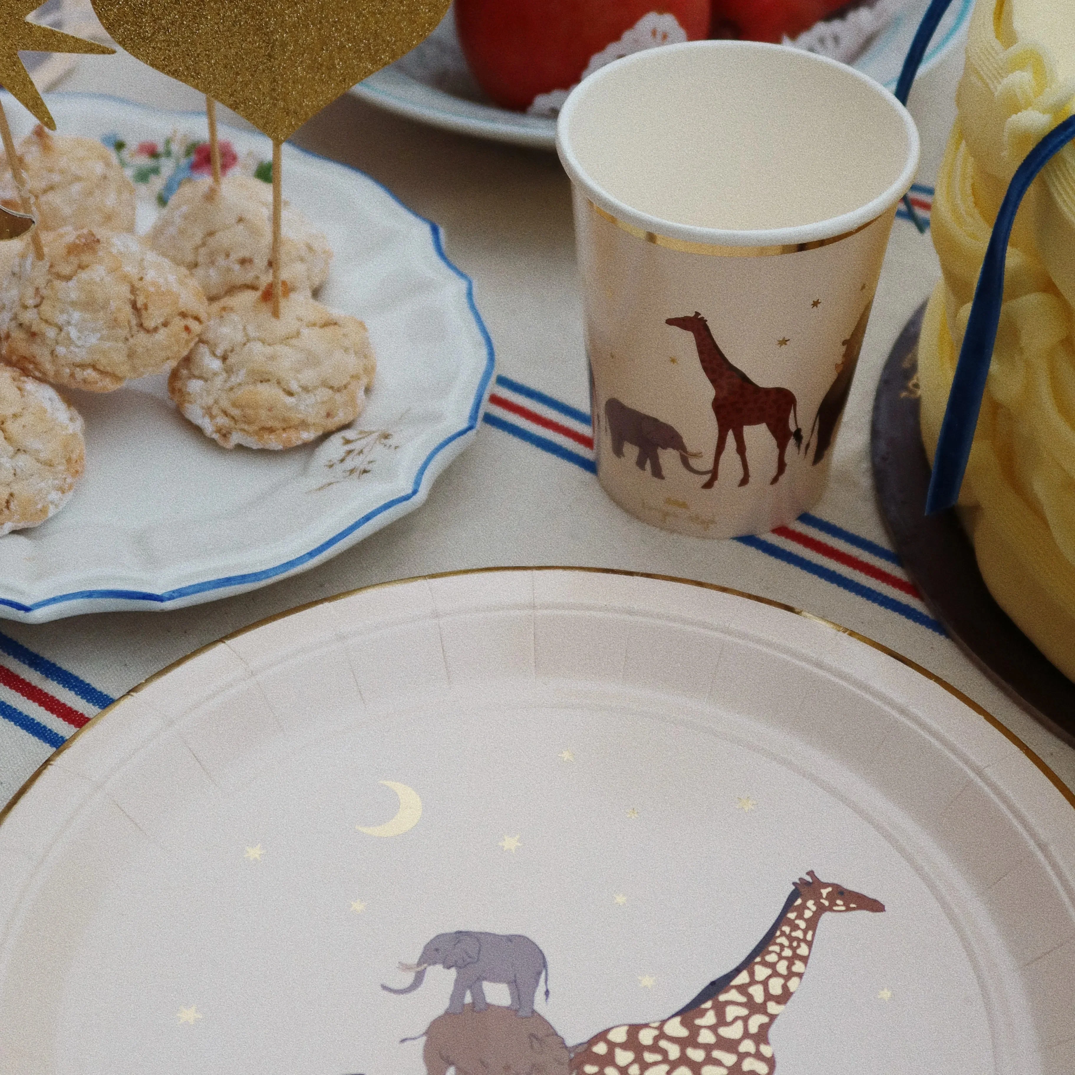 Safari Table + Party Decoration Celebration Kit - Image 2