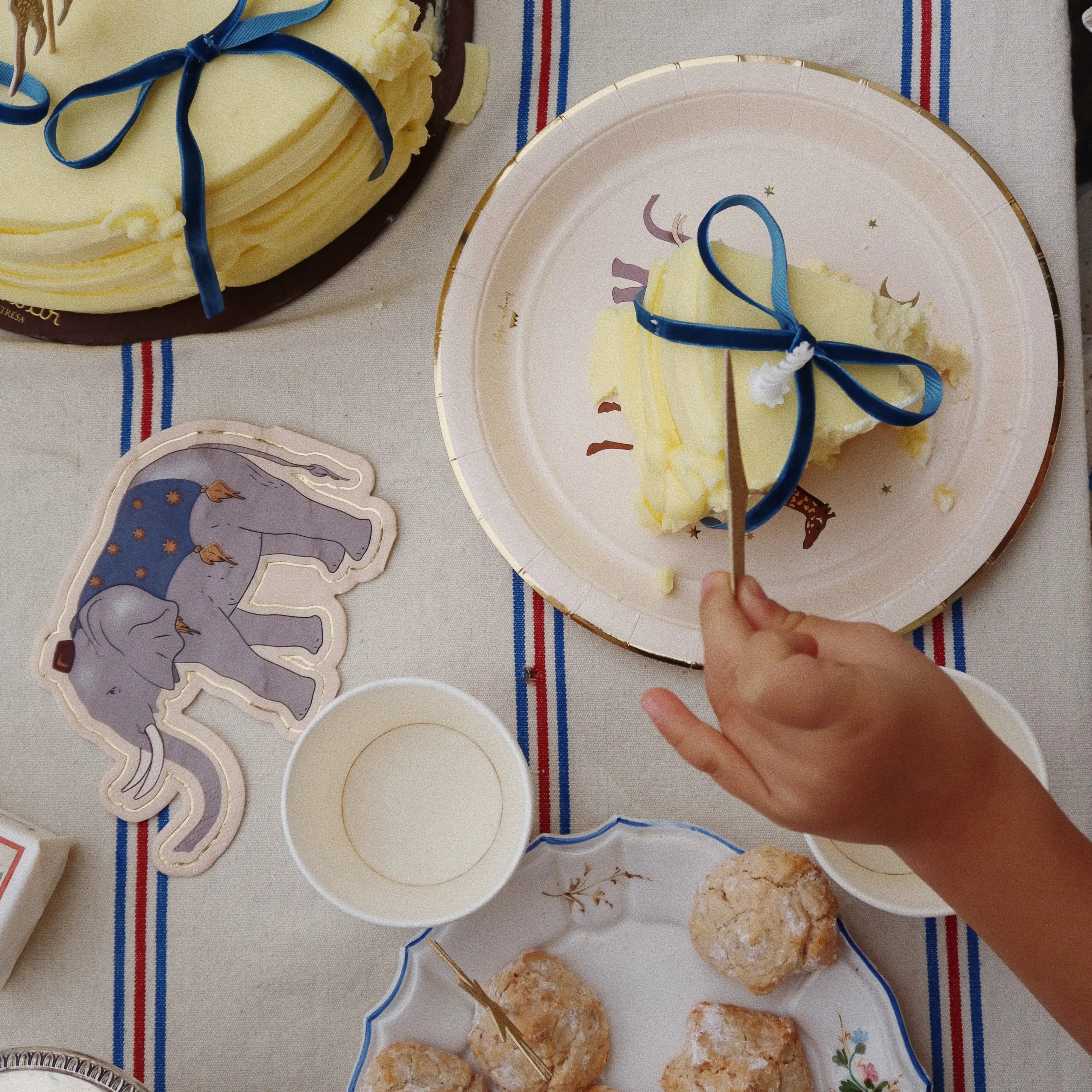 Safari Table + Party Decoration Celebration Kit - Image 8