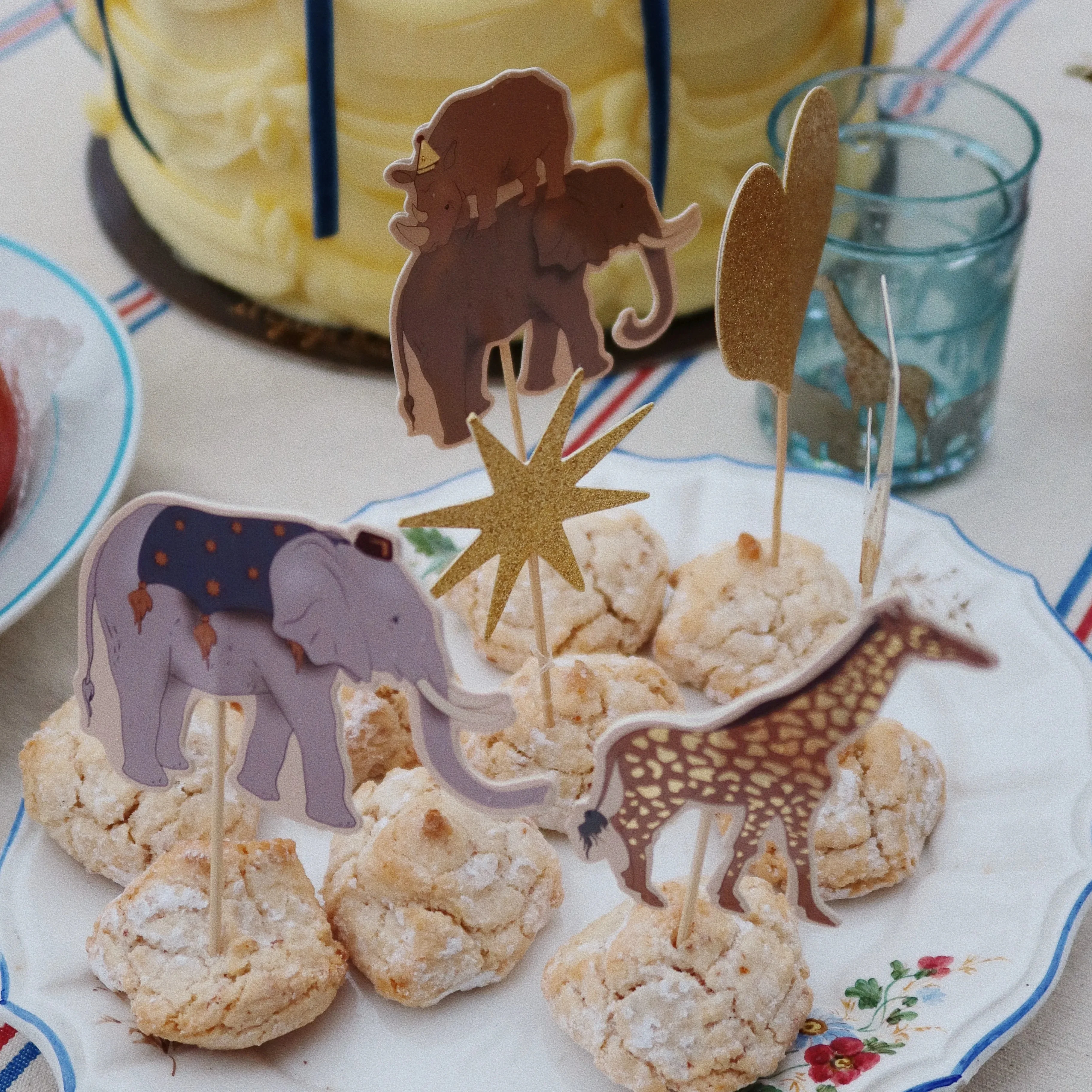 Safari Table + Party Decoration Celebration Kit - Image 9