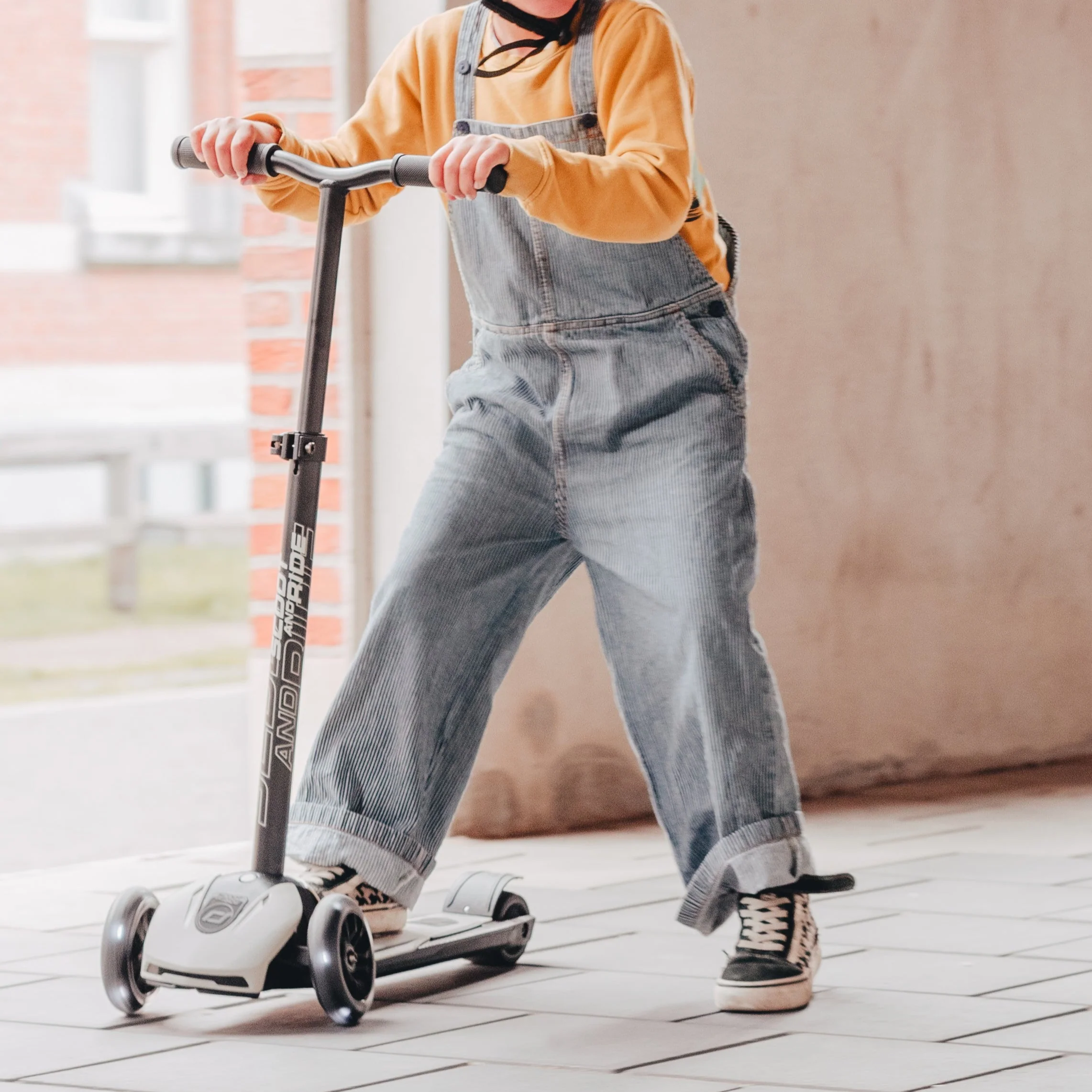 Highway Kick 5 Scooter with LED Wheels (Ash)-PRE ORDER 3-4 WEEKS